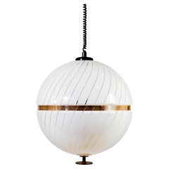 Lampada a sospensione a globo gigante postmoderna in stile Harvey Guzzini, Italia, anni '80