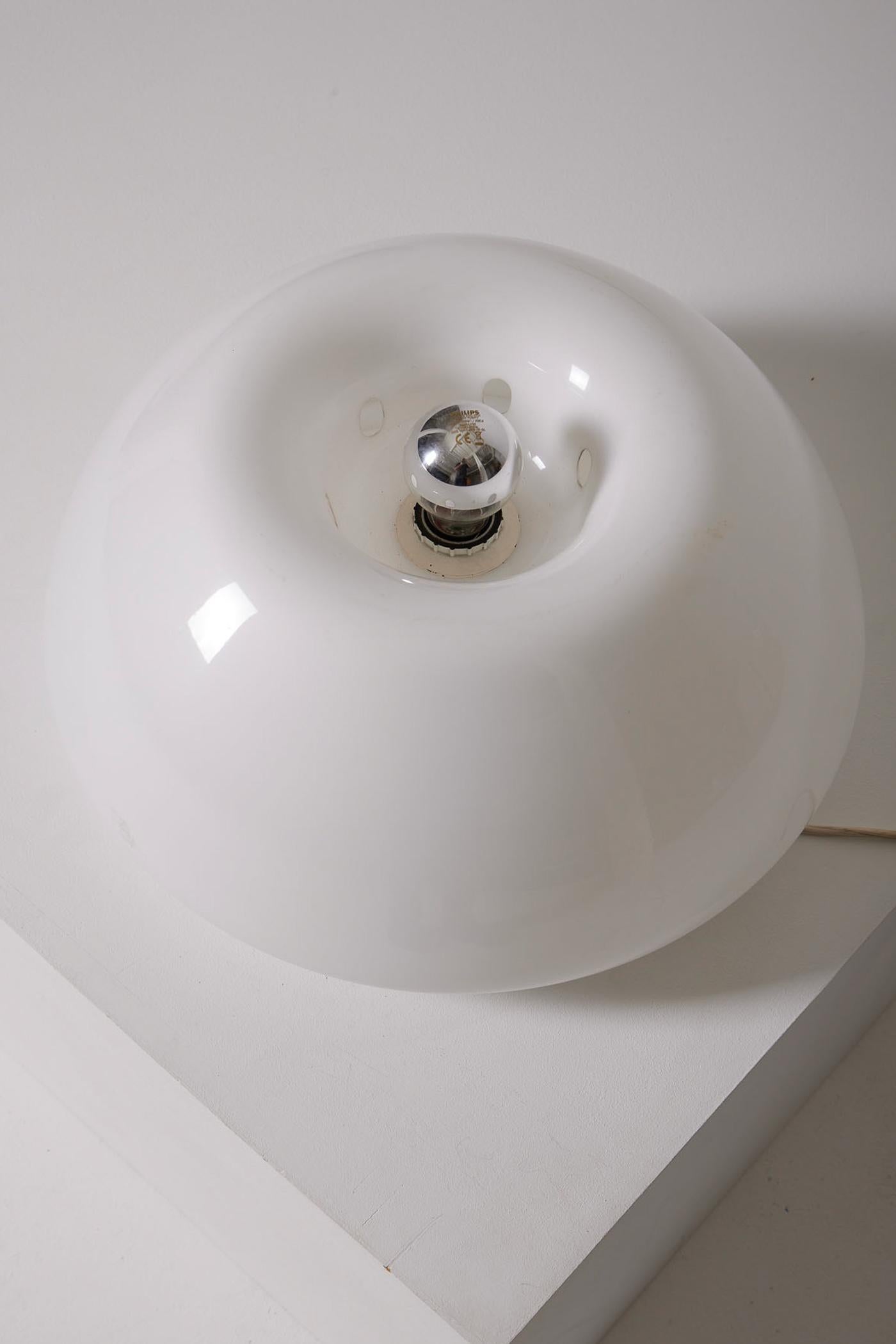 Harvey Guzzini table lamp In Good Condition For Sale In PARIS, FR