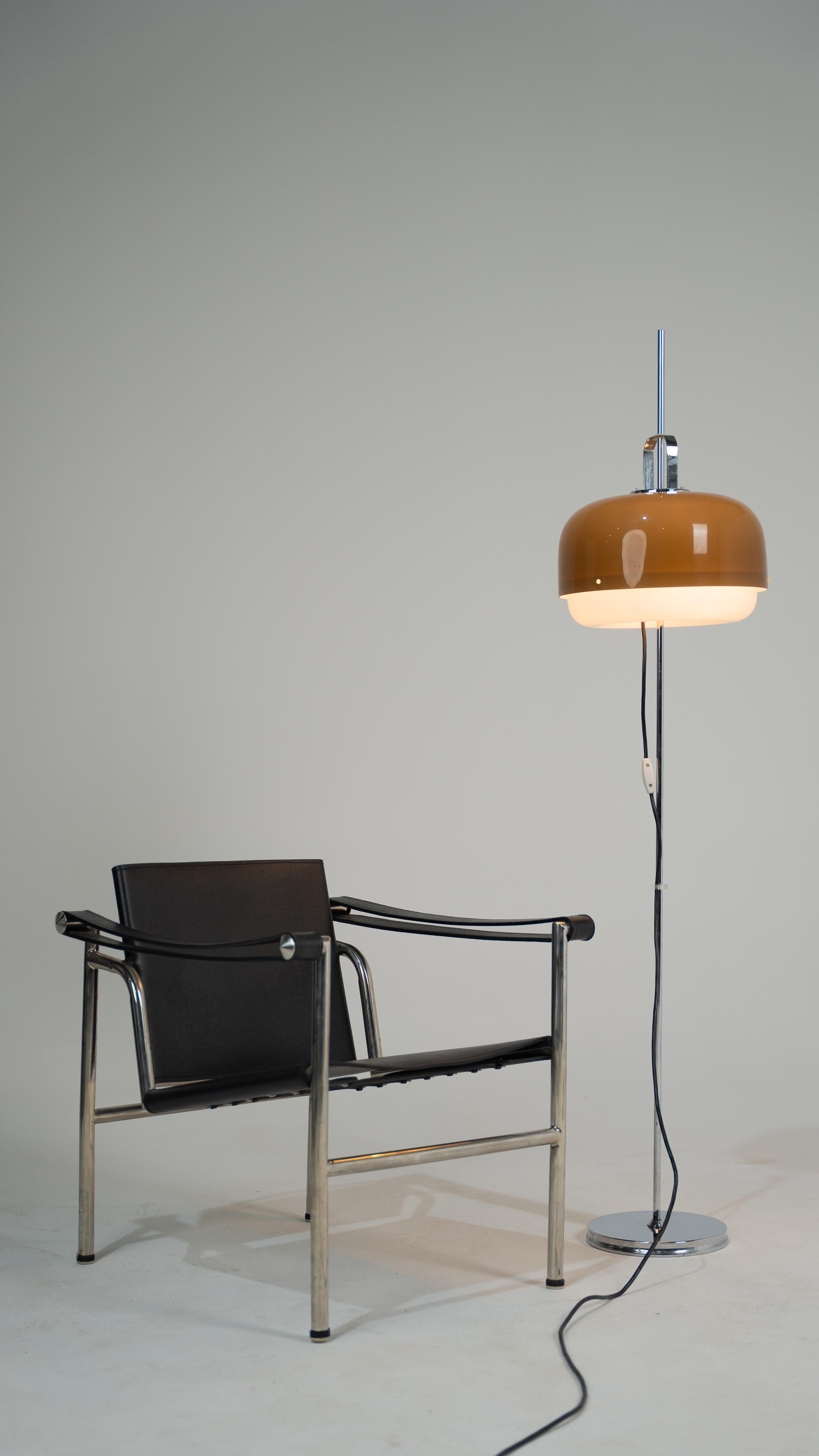 Harvey Guzzini Lampada da terra vintage marrone Meblo in vendita 10