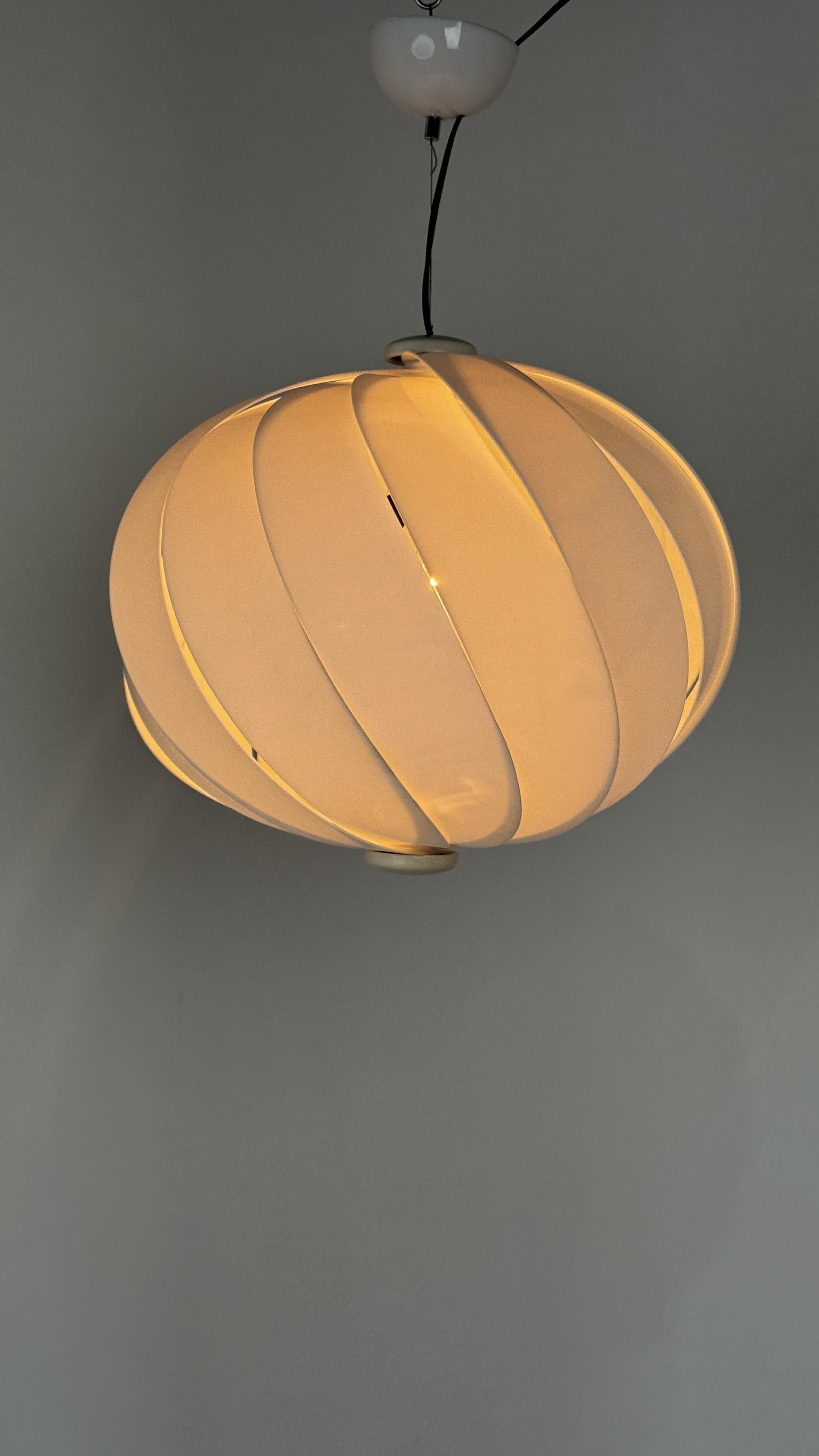 Space Age Lampada a sospensione Harvey Huzzini Alicante Emanuele Ponzio Meblo in vendita