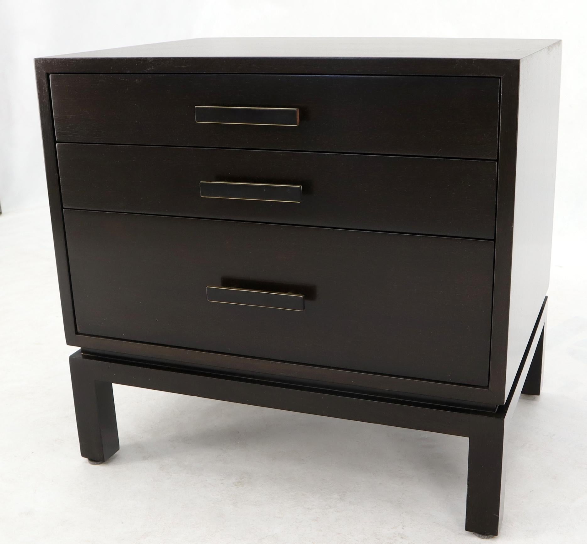 Harvey Probber Table de nuit à 3 tiroirs Acajou Espresso Ébonisé en vente 4