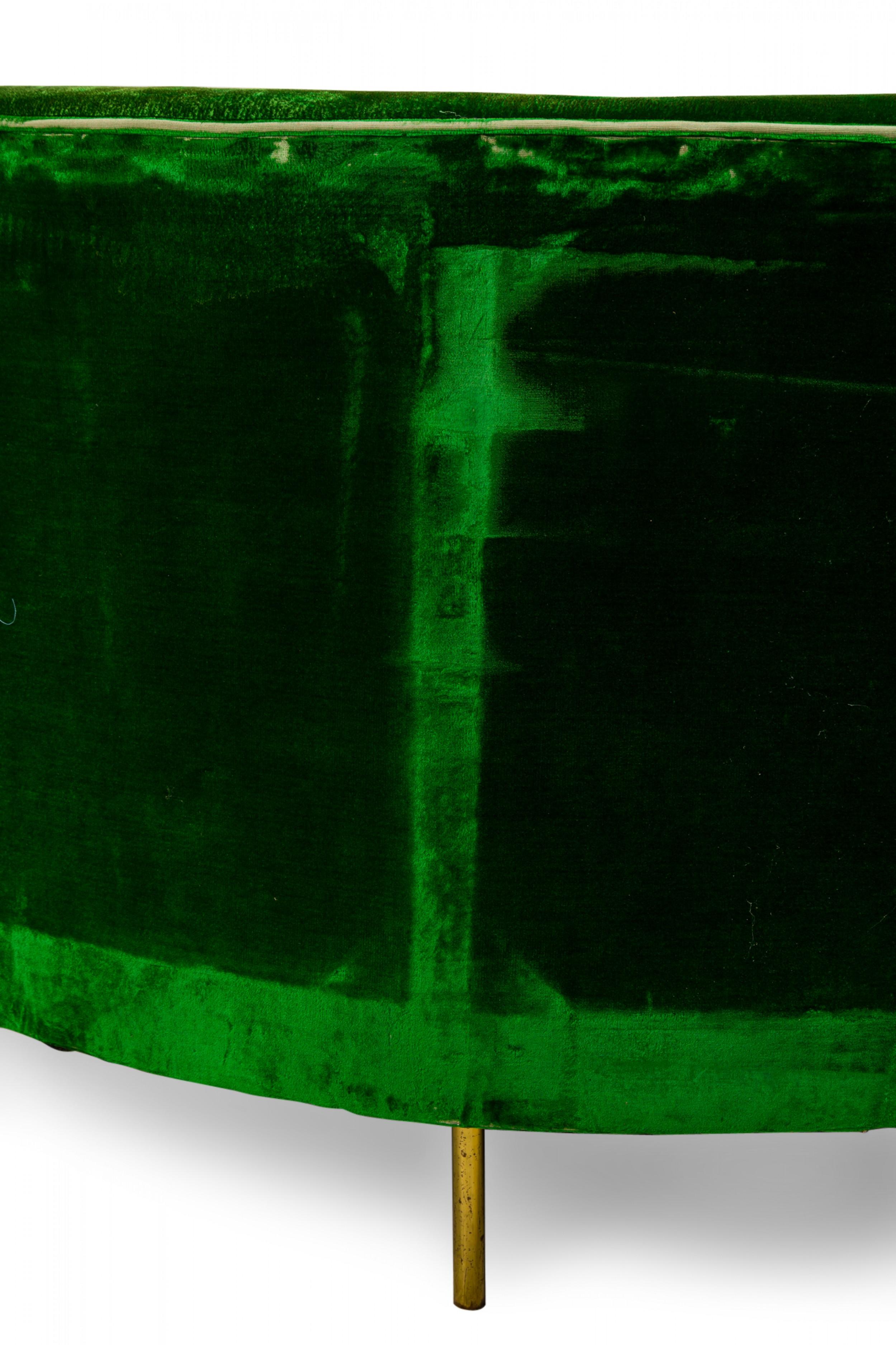 Laiton Canapé rond en velours vert américain Harvey Probber du milieu du siècle dernier en vente