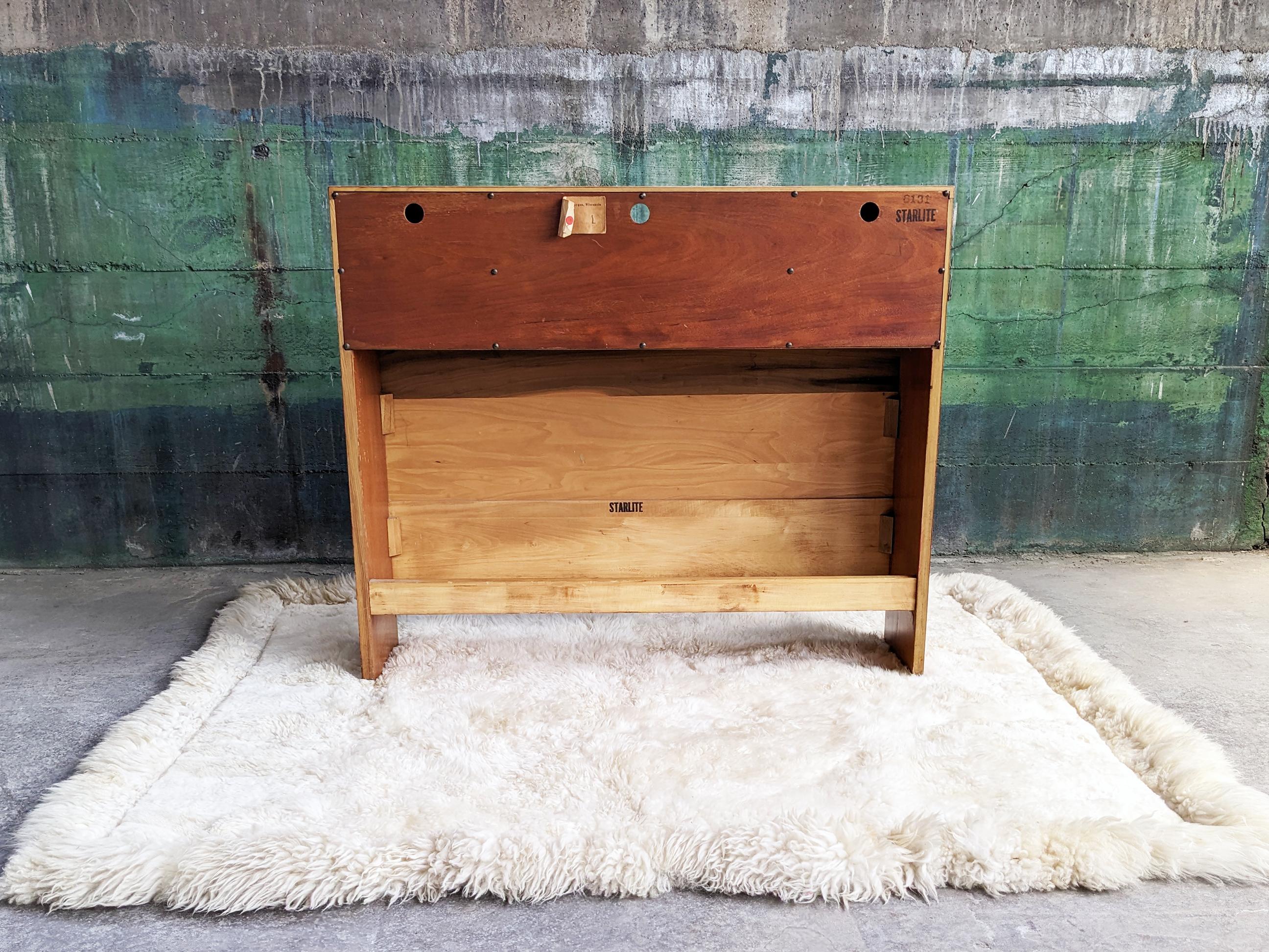 Harvey Probber Attributed Twin Sized Mid-Century Bookcase Headboard, circa 1960s In Good Condition For Sale In Madison, WI