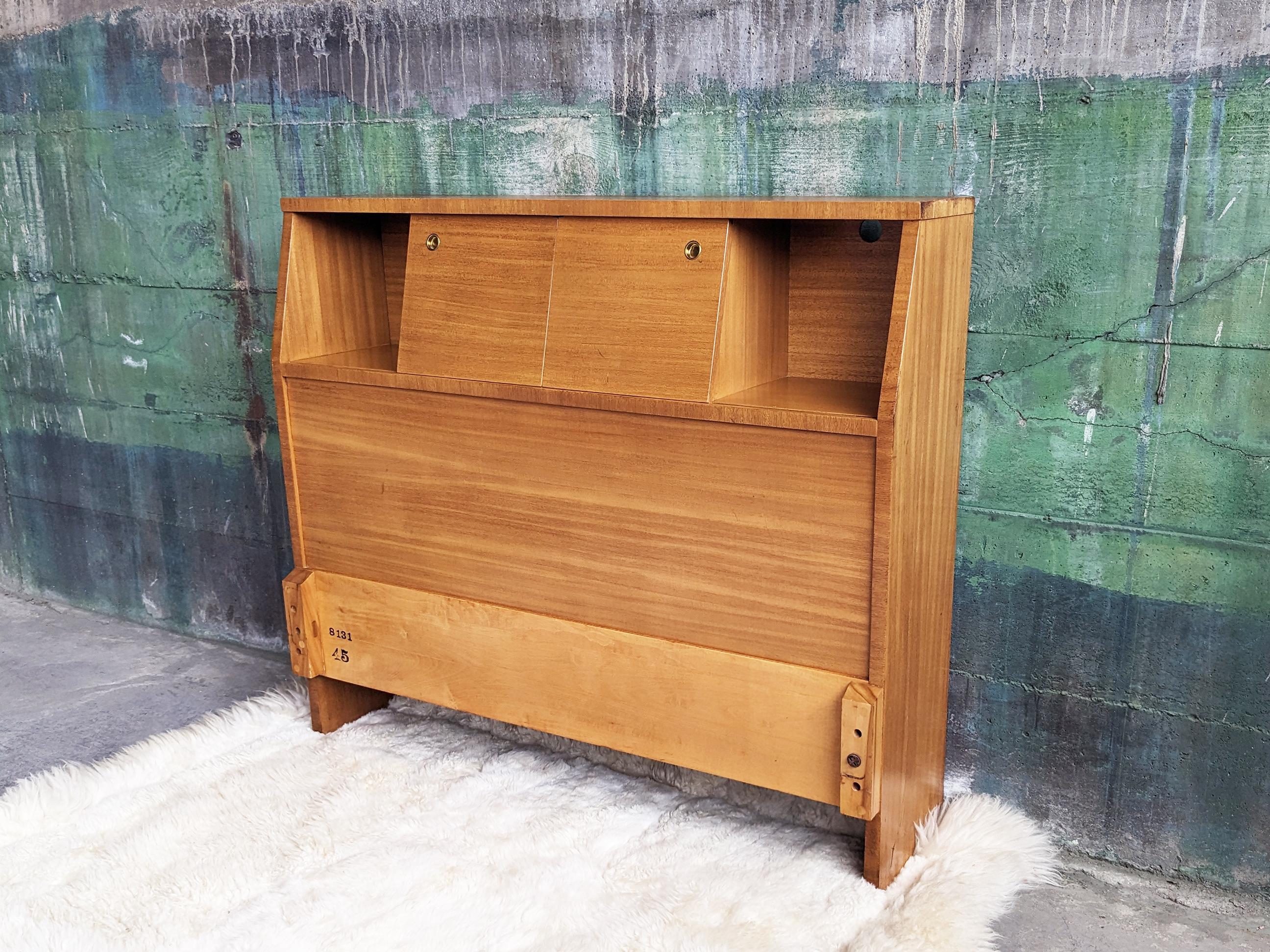 Harvey Probber Attributed Twin Sized Mid-Century Bookcase Headboard, circa 1960s For Sale 2
