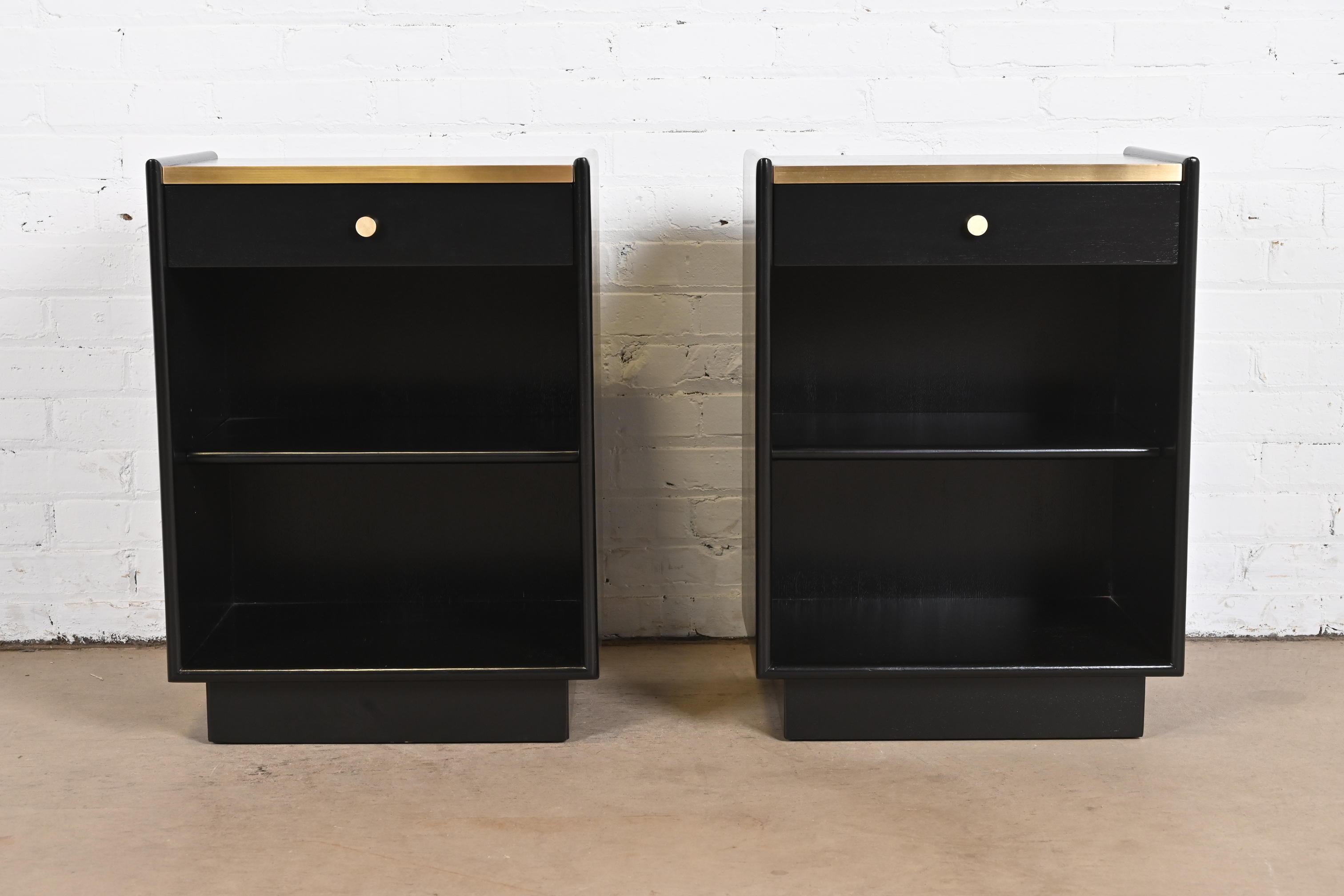 Harvey Probber Black Lacquered Mahogany and Brass Nightstands, Newly Refinished In Good Condition For Sale In South Bend, IN