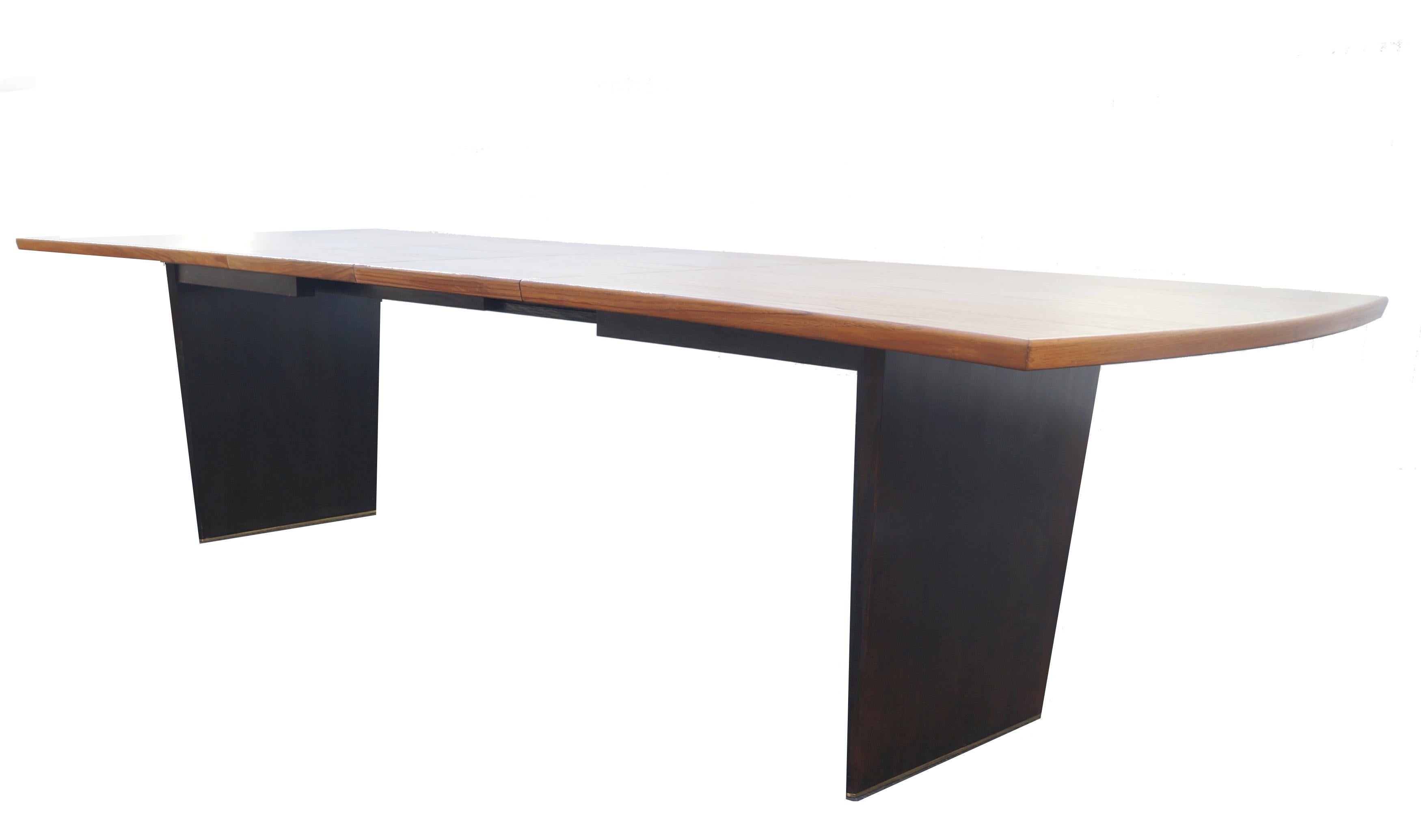 Harvey Probber Bow Tie Dining Table with 2 Leaves 1