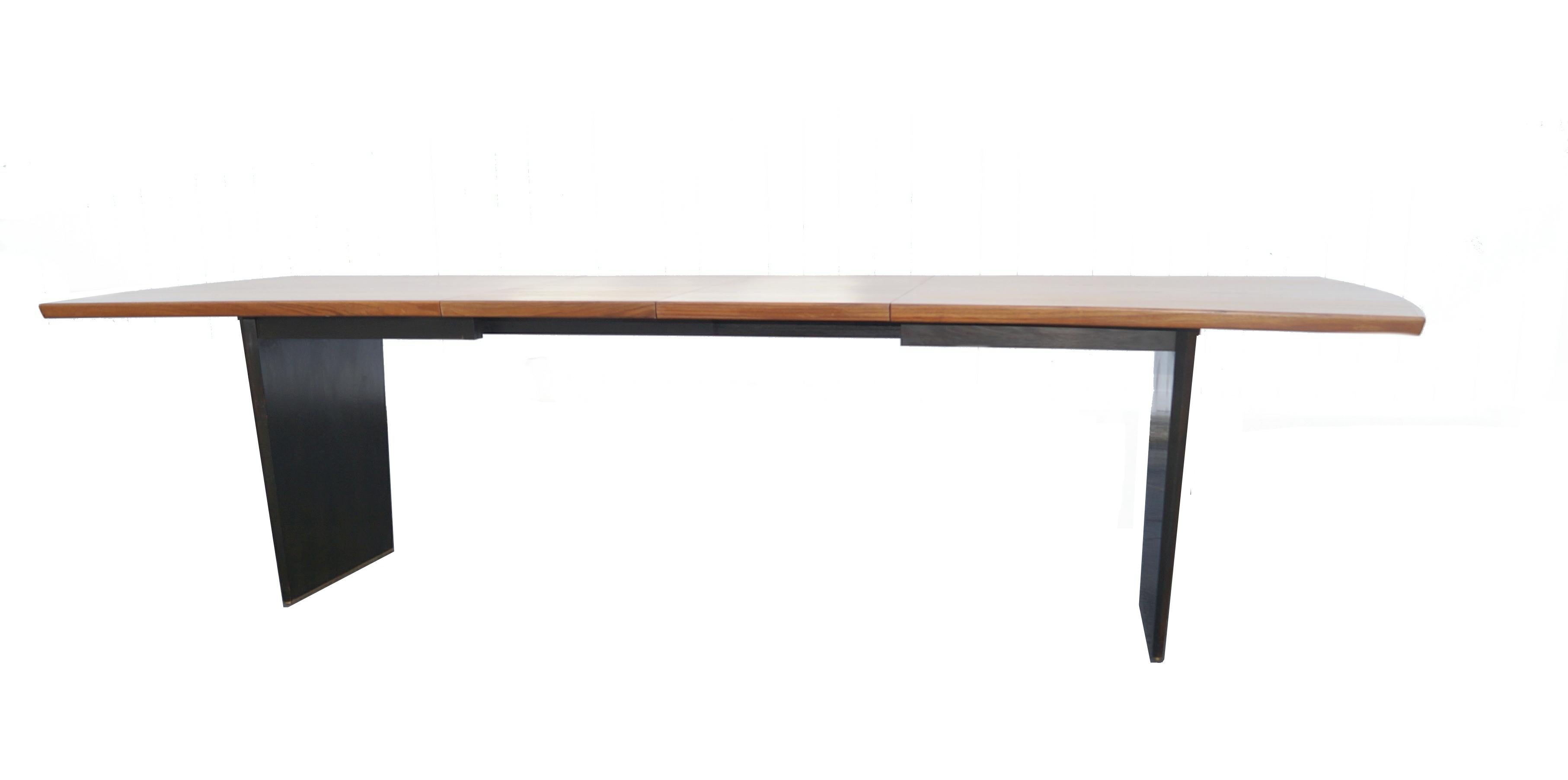 Harvey Probber Bow Tie Dining Table with 2 Leaves 2