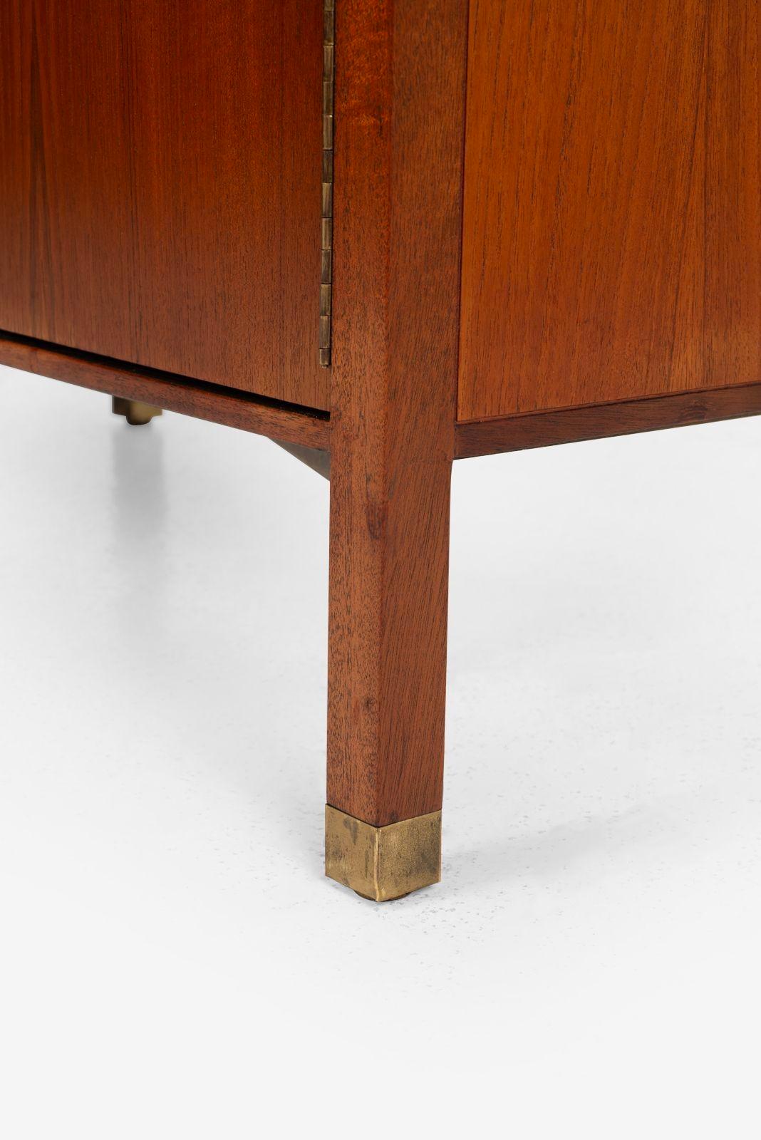 Harvey Probber Chest of Drawers / Tall Dresser 1965 For Sale 4
