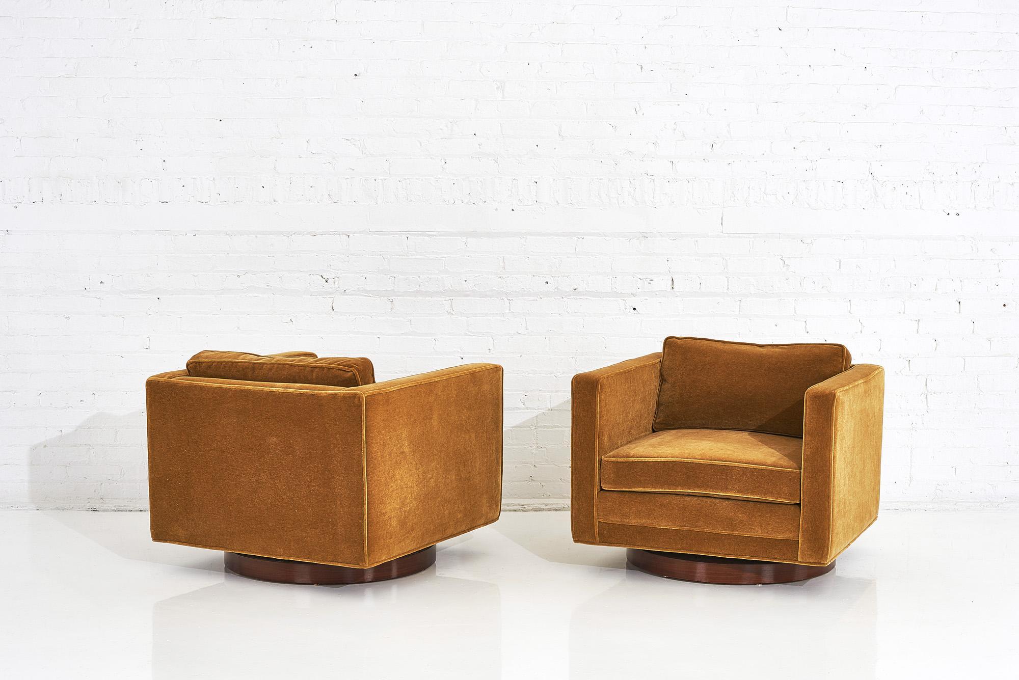 Harvey Probber Cube Swivel Chairs, Model no. 1461 In Excellent Condition In Chicago, IL