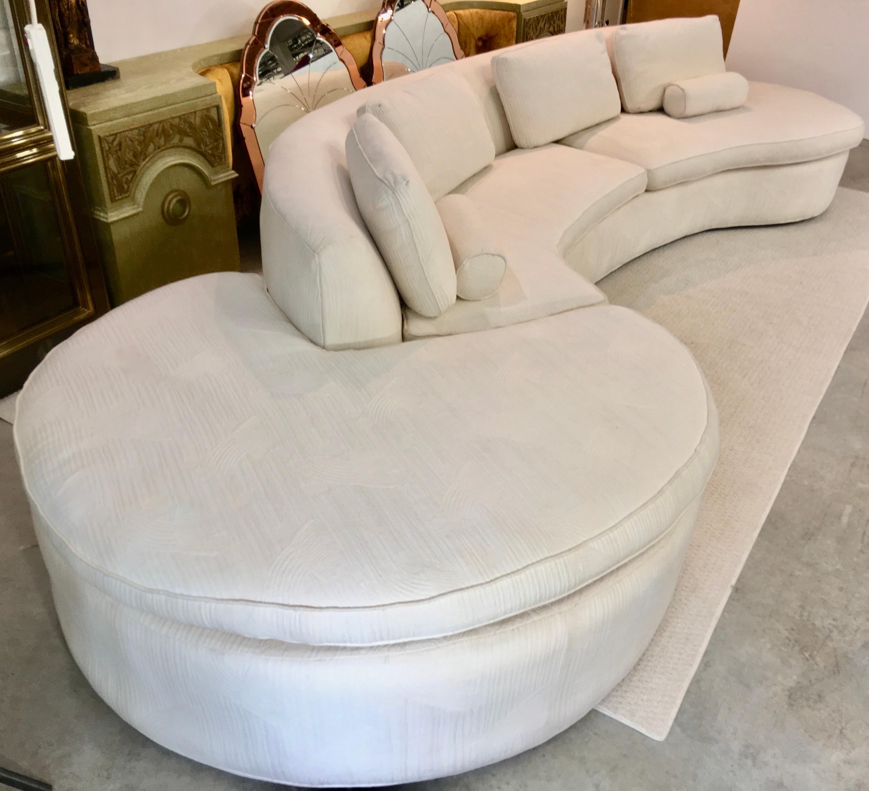 Harvey Probber Curved Cloud Sofa In Fair Condition In Hanover, MA