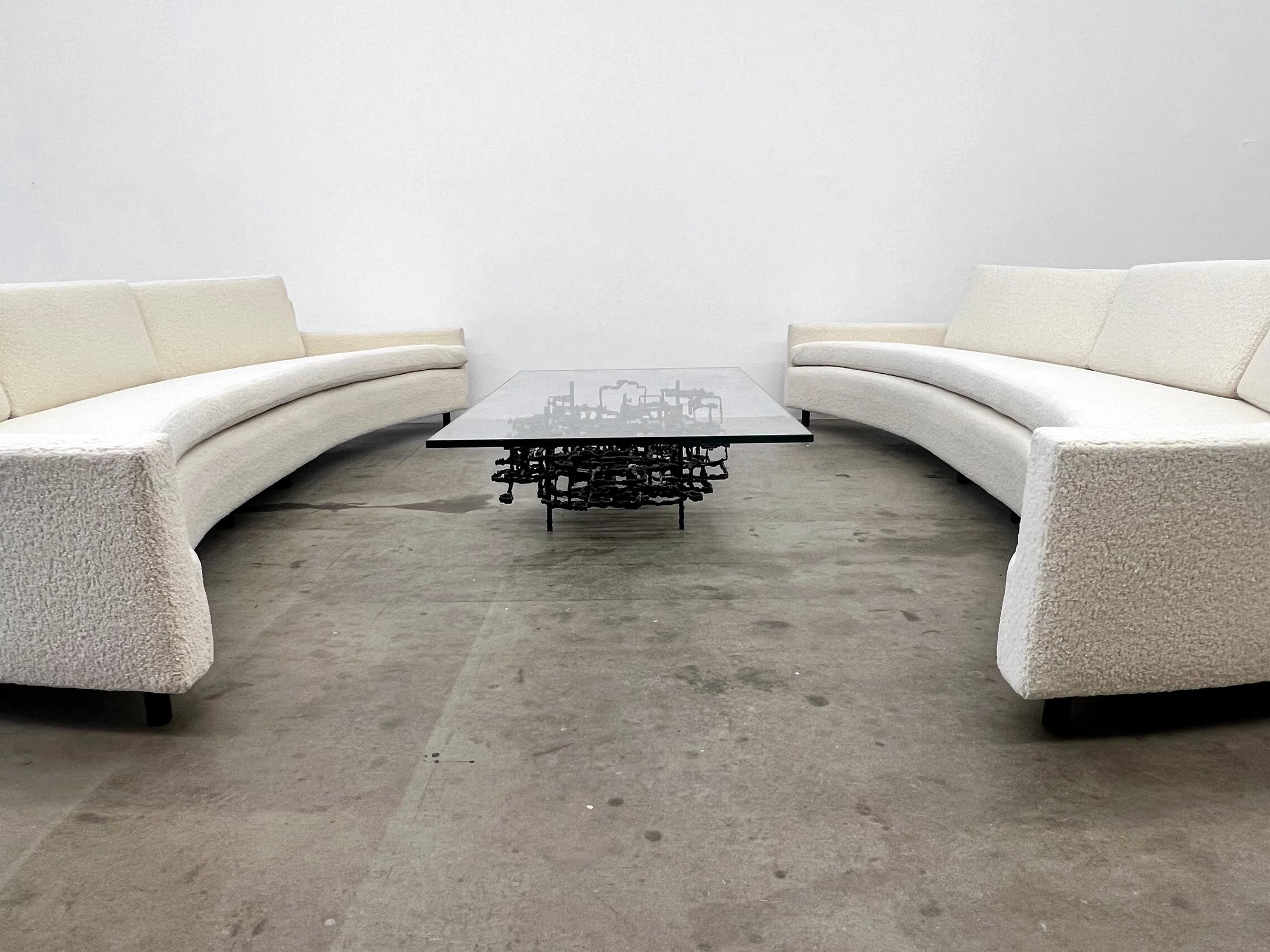 Harvey Probber Gebogenes Halbmond-Sofa, 1960er Jahre, 2 Stück verfügbar (Moderne der Mitte des Jahrhunderts) im Angebot