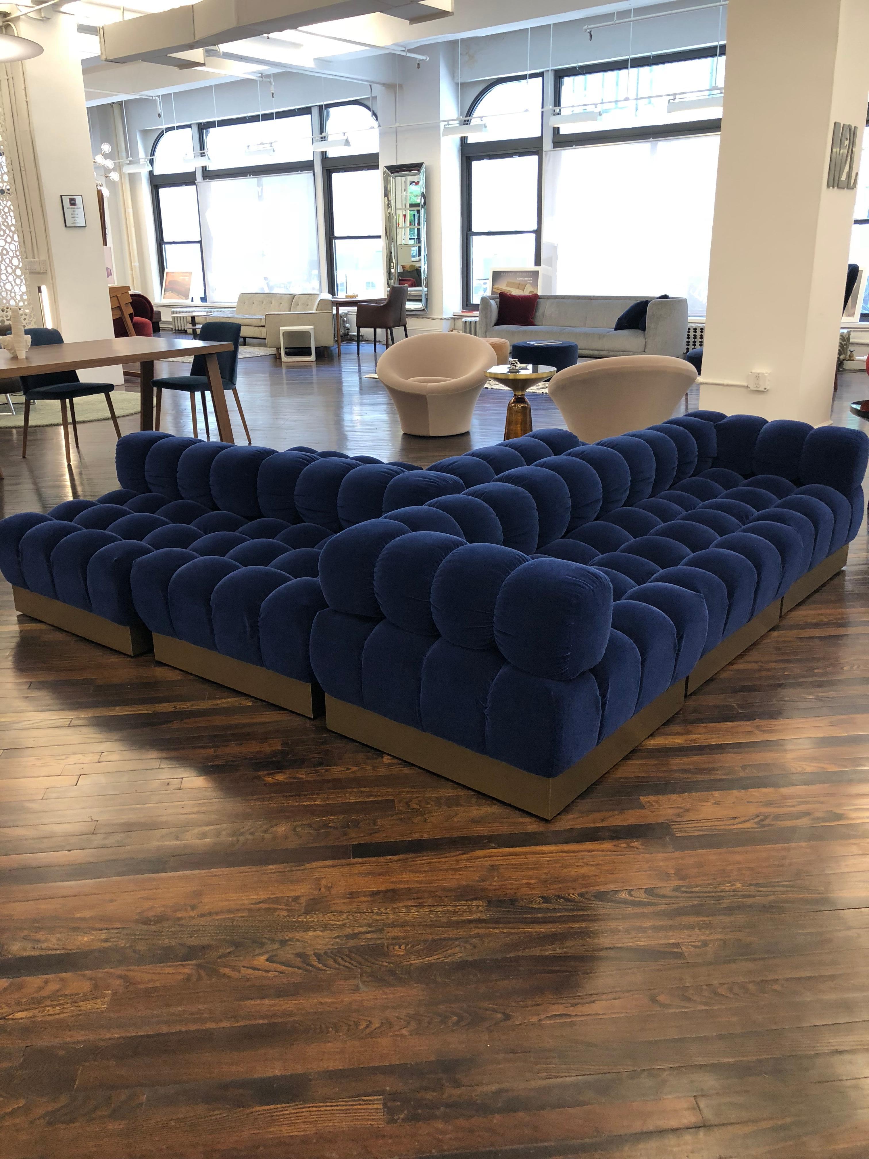 Harvey Probber deep tuft designed in 1972.
M2L is the exclusive licensee to produce and distribute Harvey Probber designs.
The deep tuft (eight) piece modular
Consists of:
(Two) HL5 ottomans, (four) HL6 backs, (two) HL7 corners
Measures: