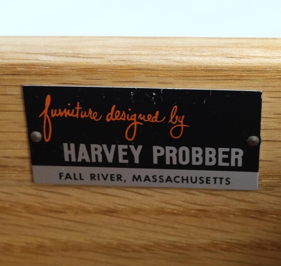 Harvey Probber Herrenkommode aus Espresso-Mahagoni mit Schiebetüren und 10 Schubladen Mint im Zustand „Gut“ im Angebot in Rockaway, NJ
