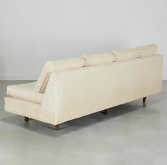 Harvey Probber Viersitzer-Sofa mit passender Ottomane. Kandidat für eine Neupolsterung.