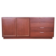 Harvey Probber Sideboard-Anrichte aus Mahagoni und Messing, neu lackiert