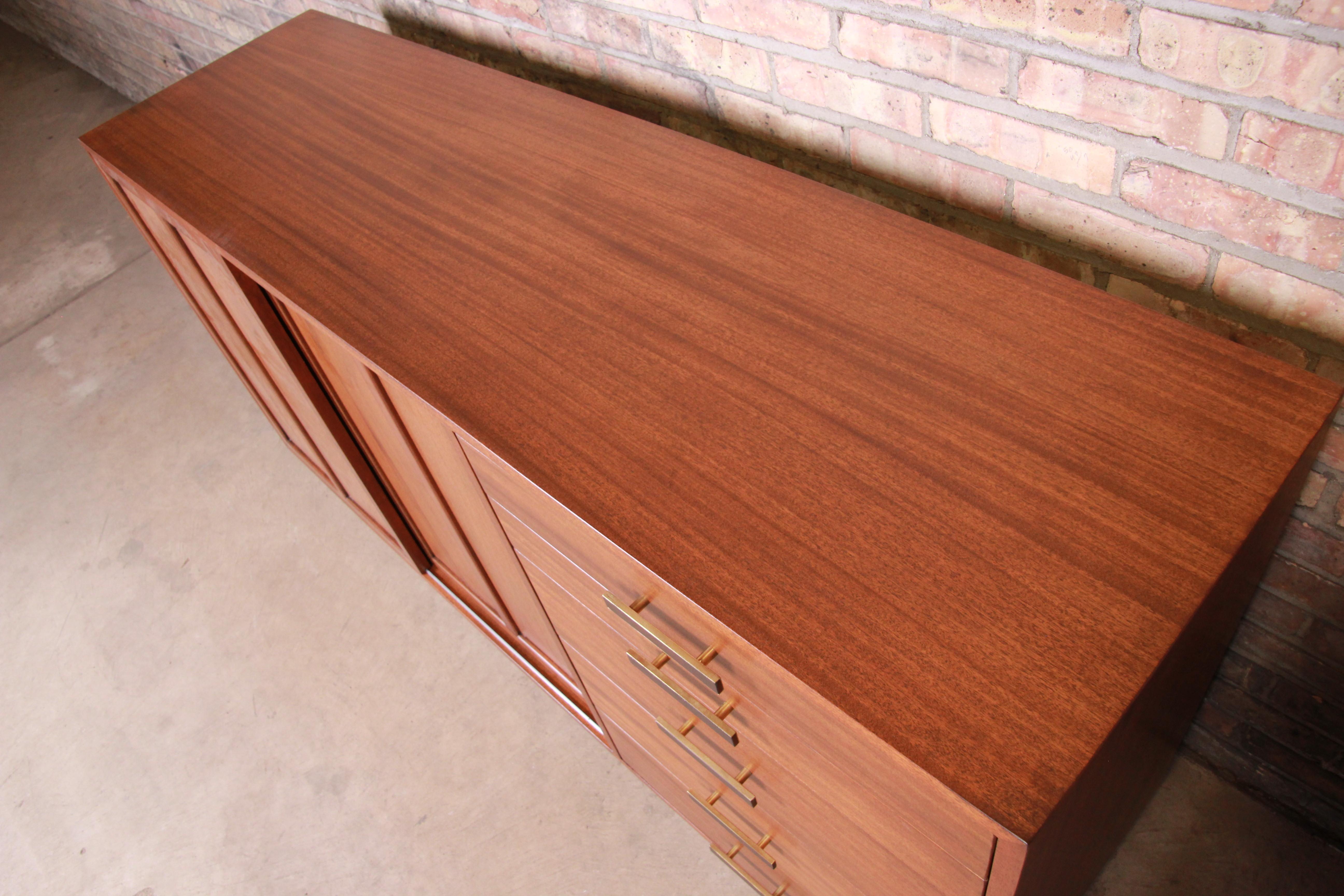 Harvey Probber Mahogany Sideboard Credenza or Bar Cabinet, Newly Restored In Good Condition For Sale In South Bend, IN