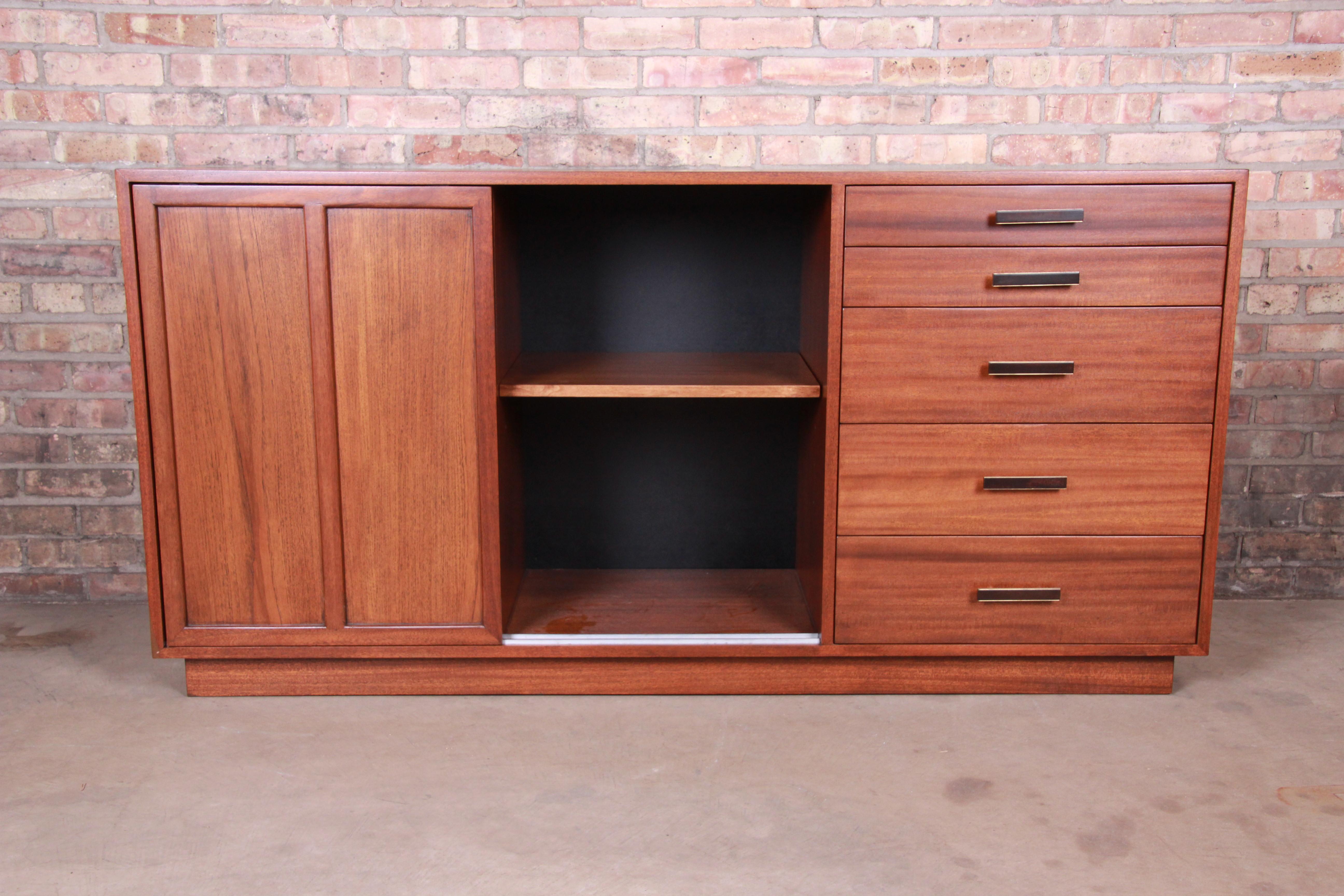 Harvey Probber Mahogany Sideboard Credenza or Bar Cabinet, Newly Restored For Sale 1