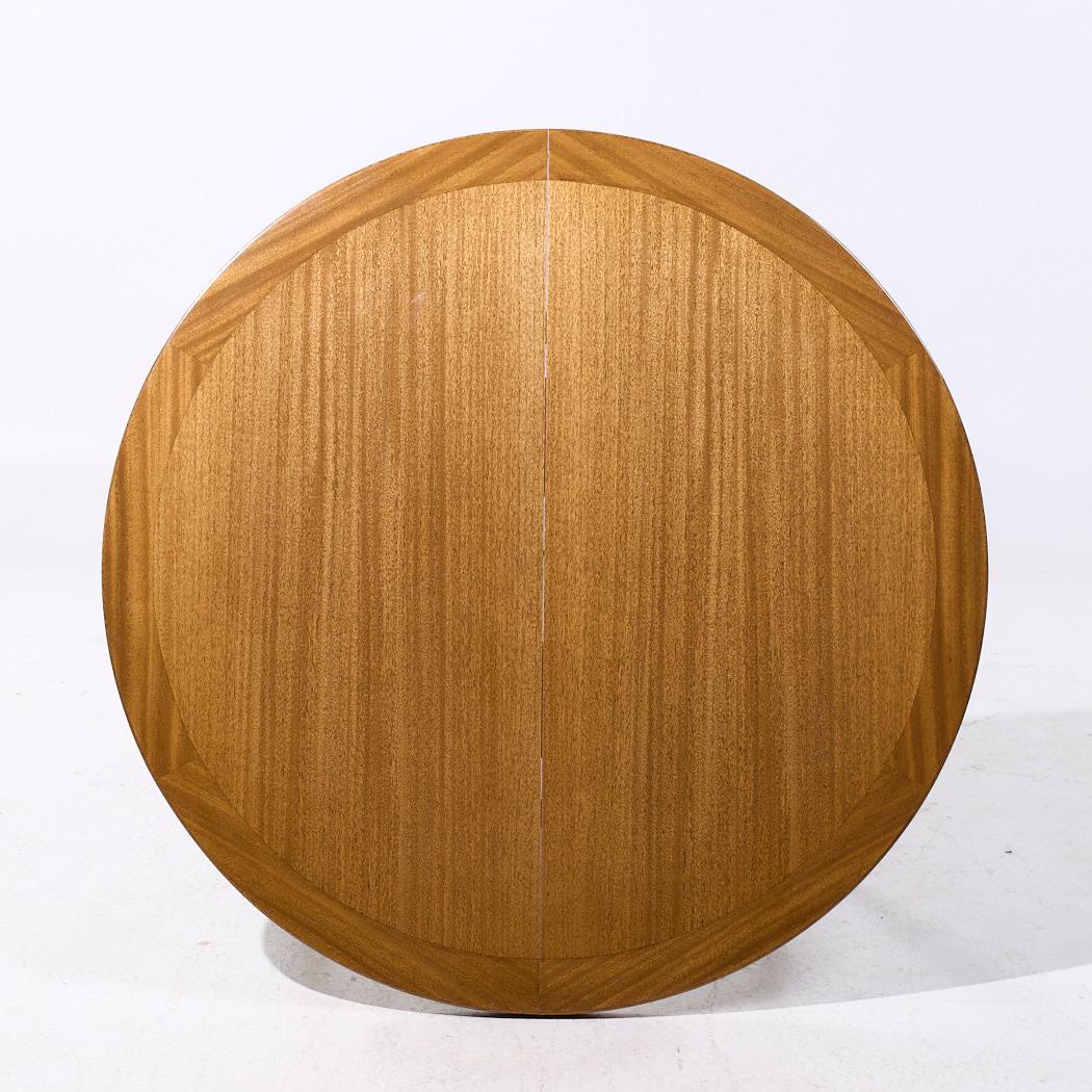 Mesa de comedor extensible de patas de sable de caoba blanqueada de mediados de siglo Harvey Probber en venta 2