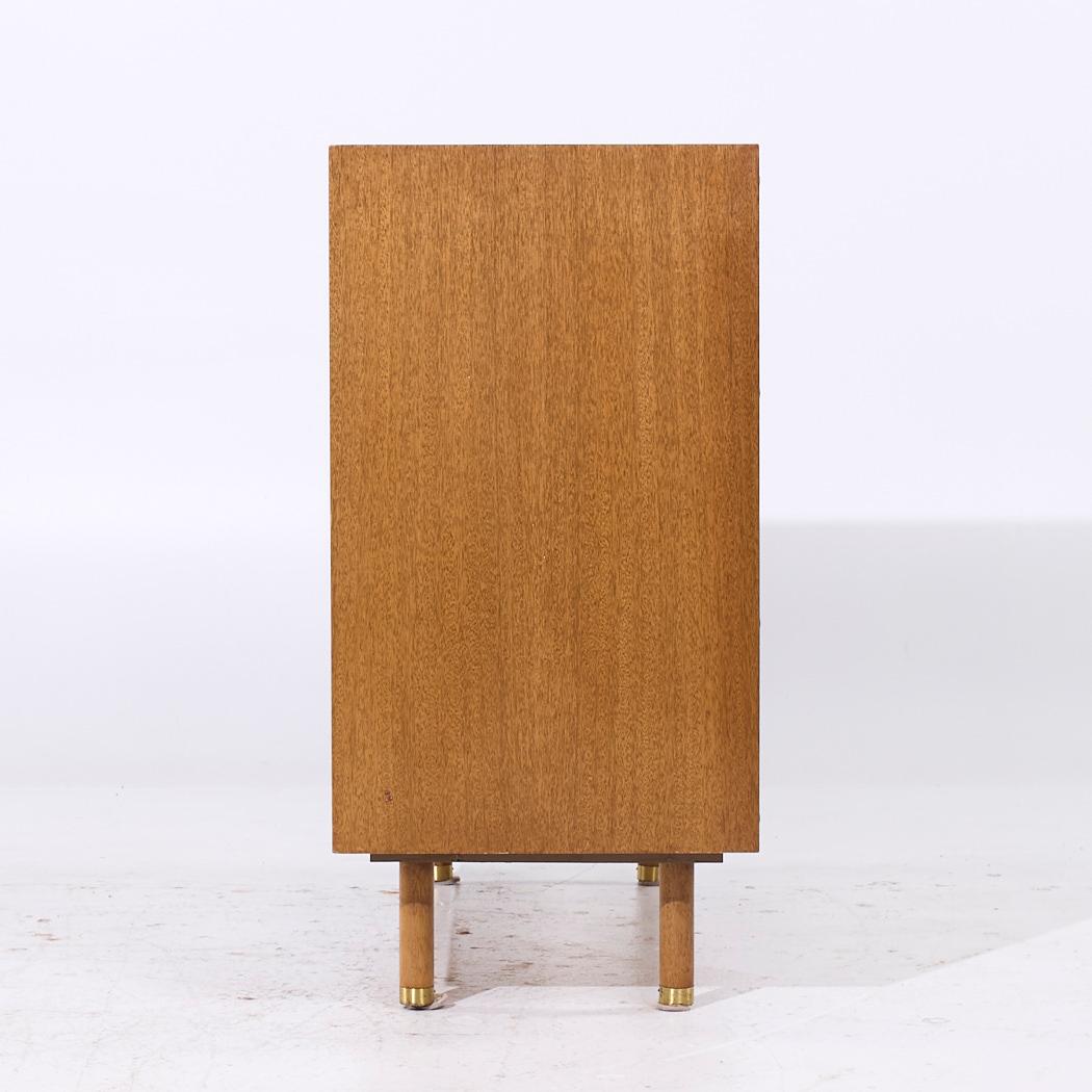 Credenza Harvey Probber de latón y caoba de mediados de siglo en Bueno estado para la venta en Countryside, IL