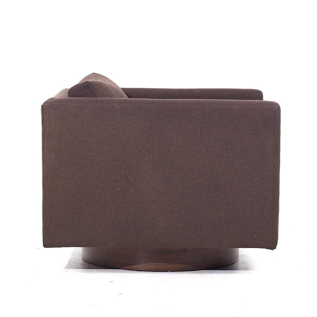 Harvey Probber Mid Century Cube Swivel Lounge Chairs - Paire en vente 3
