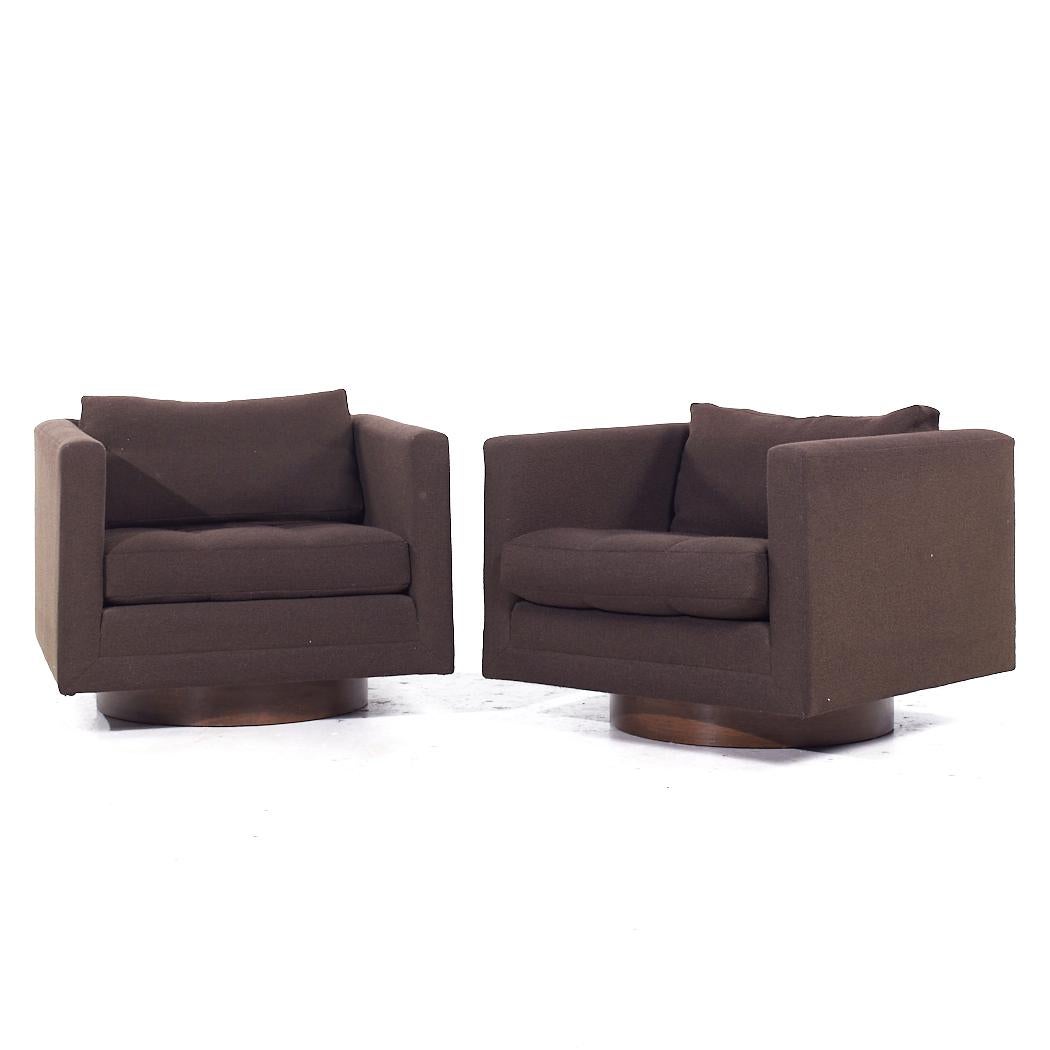 Mid-Century Modern Harvey Probber Mid Century Cube Swivel Lounge Chairs - Paire en vente