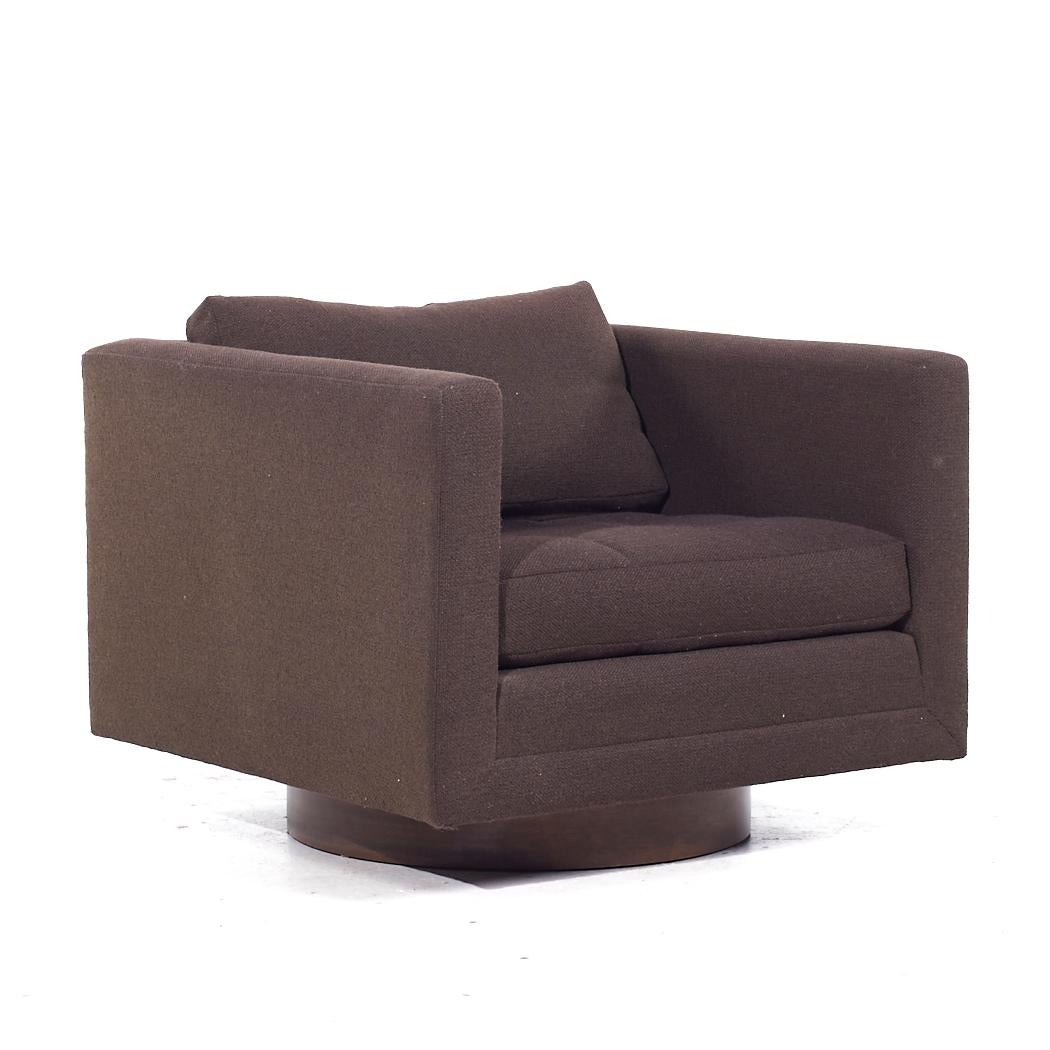 Américain Harvey Probber Mid Century Cube Swivel Lounge Chairs - Paire en vente