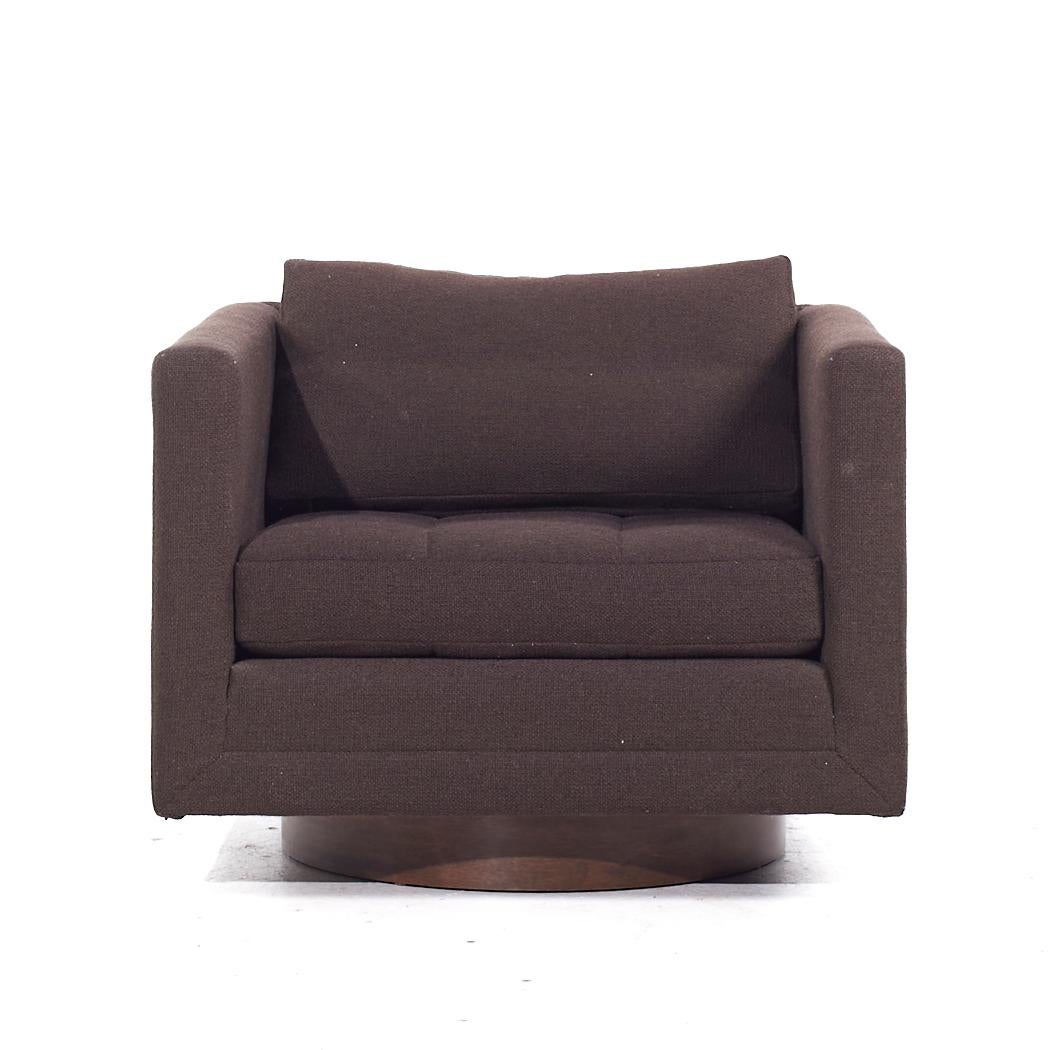 Harvey Probber Mid Century Cube Swivel Lounge Chairs - Paire Bon état - En vente à Countryside, IL