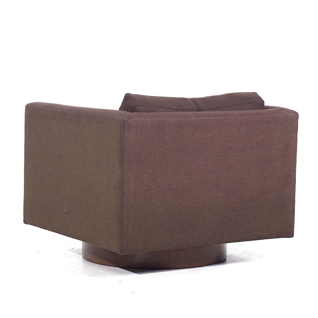 Harvey Probber Mid Century Cube Swivel Lounge Chairs - Paire en vente 2