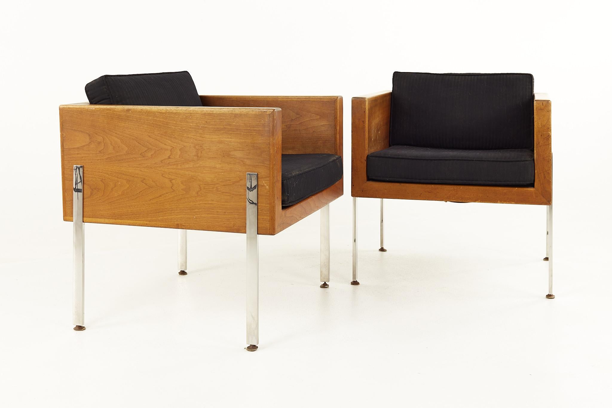 Harvey Probber Mid Century Lounge Stühle - Paar

Dieser Stuhl misst: 26 breit x 26 tief x 29 Zoll hoch, mit einer Sitzhöhe von 18 und Armhöhe von 25,25 Zoll

Alle Möbelstücke sind in einem so genannten restaurierten Vintage-Zustand zu haben. Das