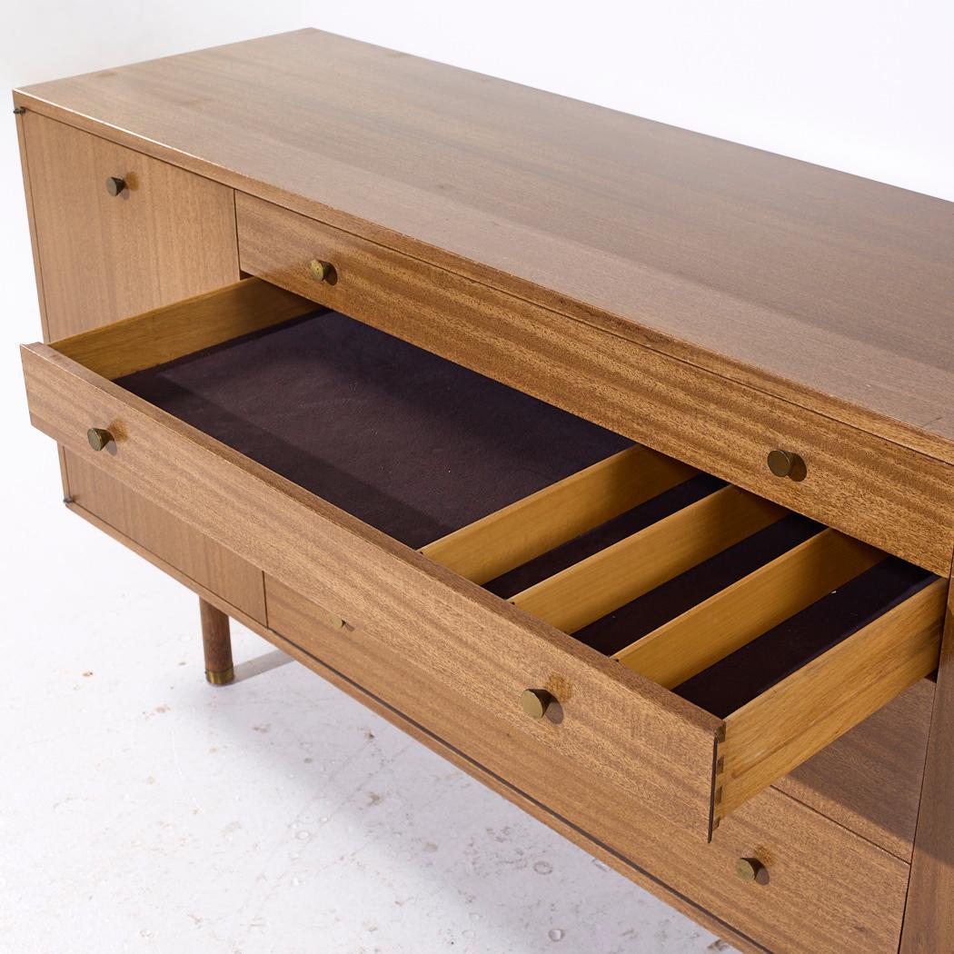 Credenza e credenza in ottone e mogano di Harvey Probber, metà del secolo scorso in vendita 6