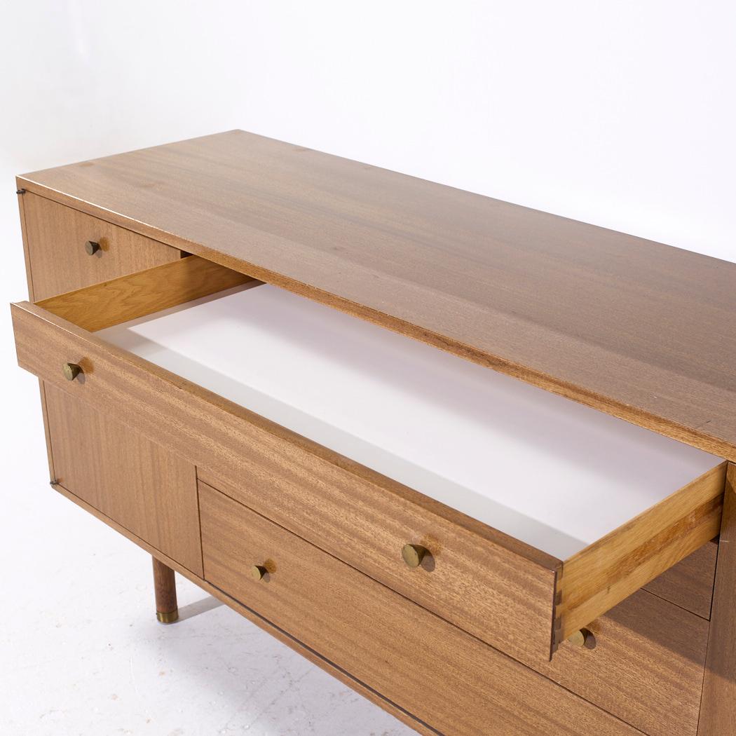 Credenza e credenza in ottone e mogano di Harvey Probber, metà del secolo scorso in vendita 7