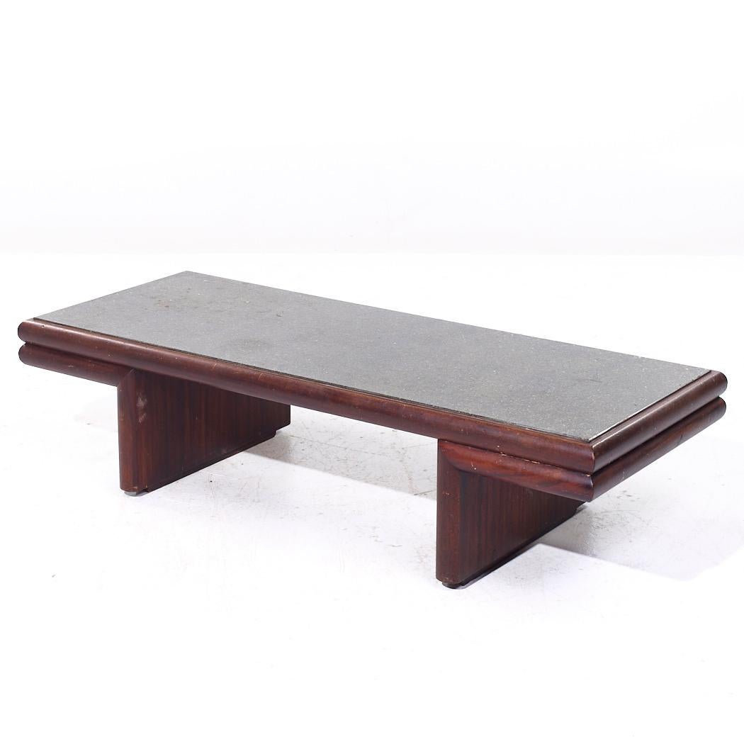 Mid-Century Modern Harvey Probber Table basse en acajou du milieu du siècle en vente
