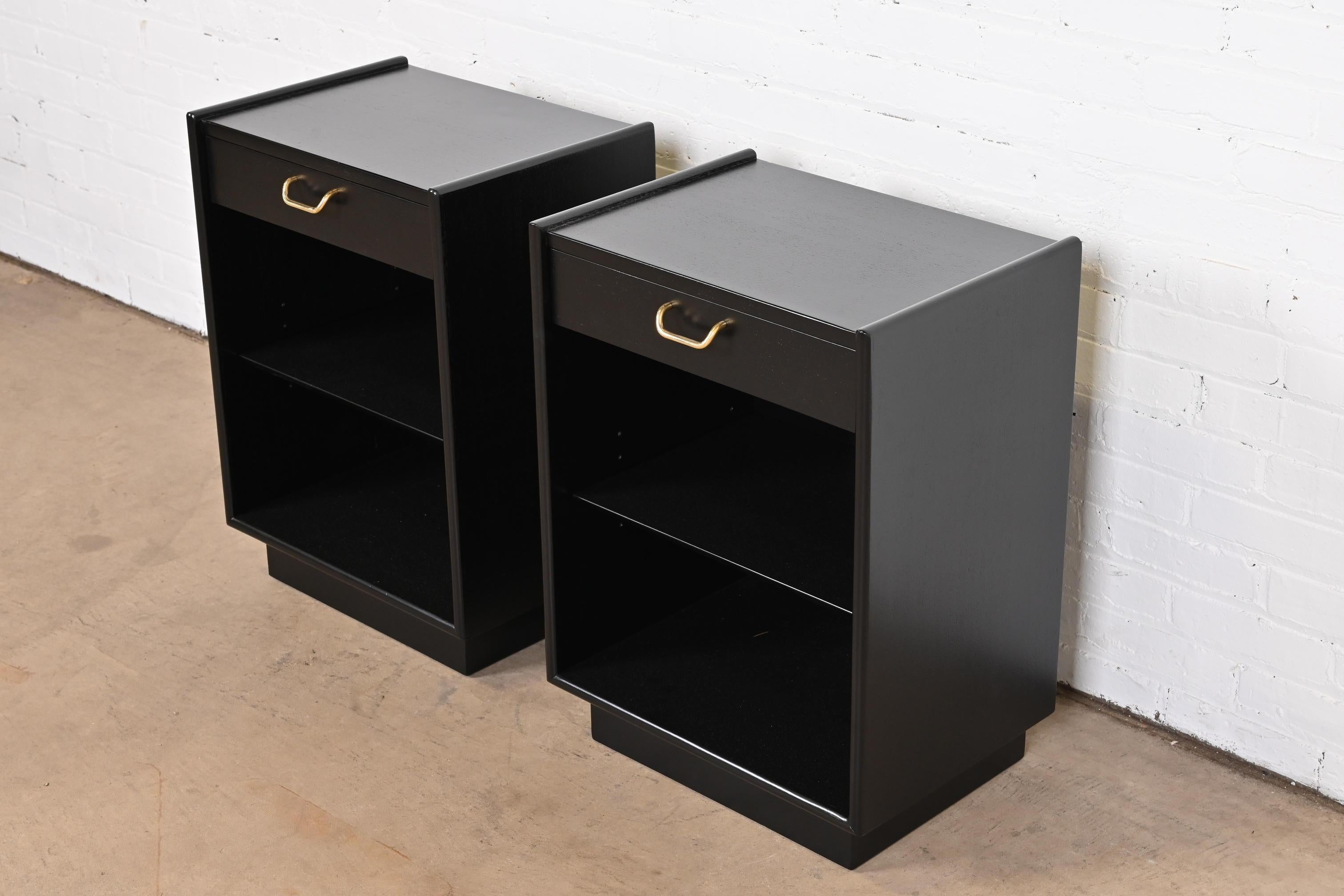 Harvey Probber Mid-Century Modern Black Lacquered Nightstands, Newly Refinished In Good Condition In South Bend, IN
