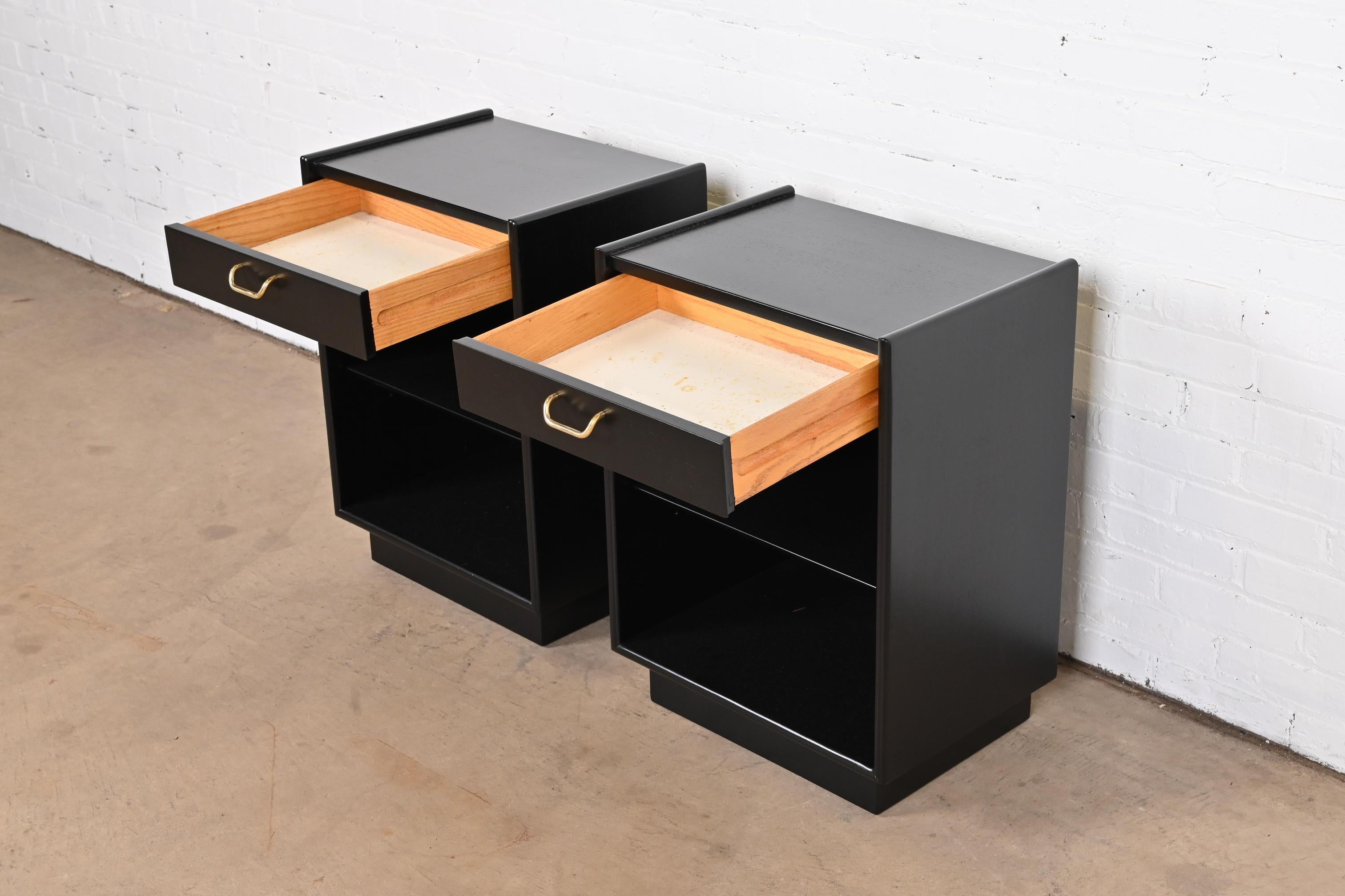 Harvey Probber Mid-Century Modern Black Lacquered Nightstands, Newly Refinished 2