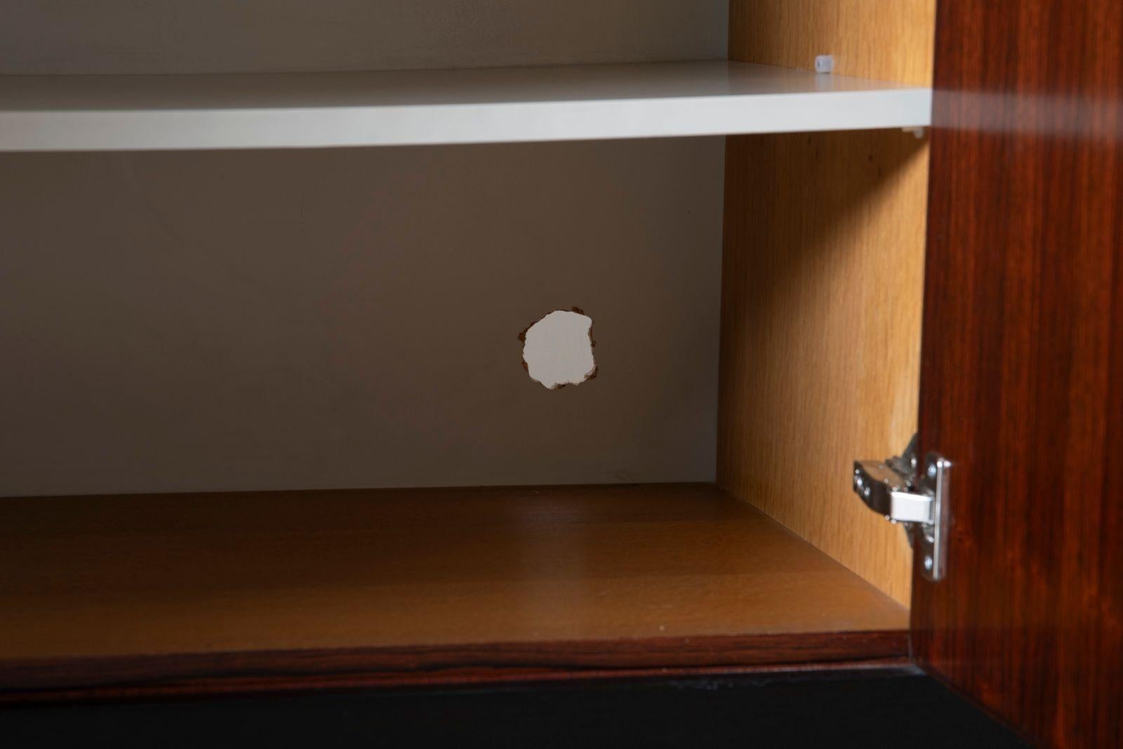 Harvey Probber Cabinet en palissandre brésilien moderne du milieu du siècle 1970 en vente 7