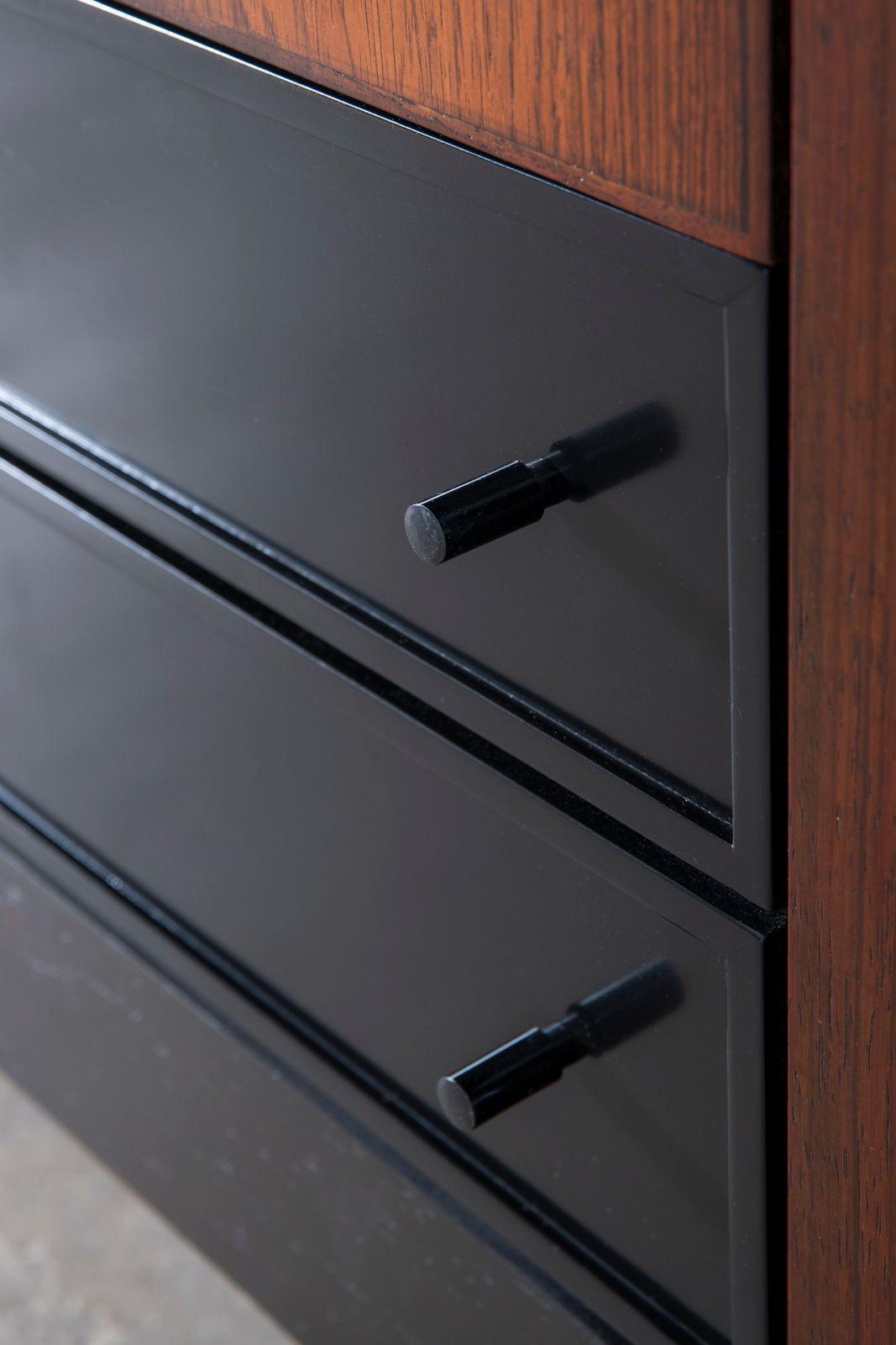 20ième siècle Harvey Probber Cabinet en palissandre brésilien moderne du milieu du siècle 1970 en vente