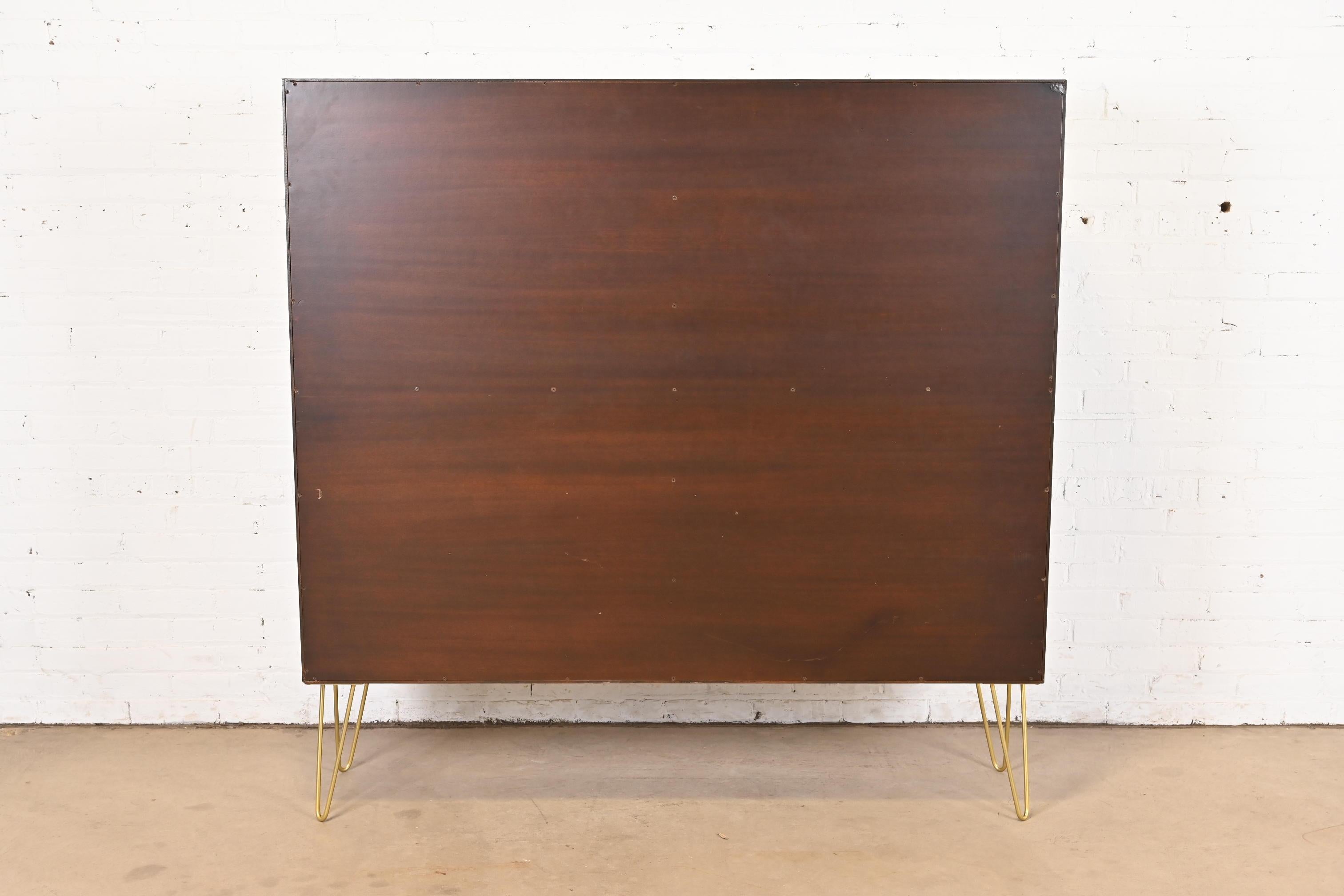 Harvey Probber Mid-Century Modern Rosewood and Brass Bookcase Cabinet, 1960s For Sale 7