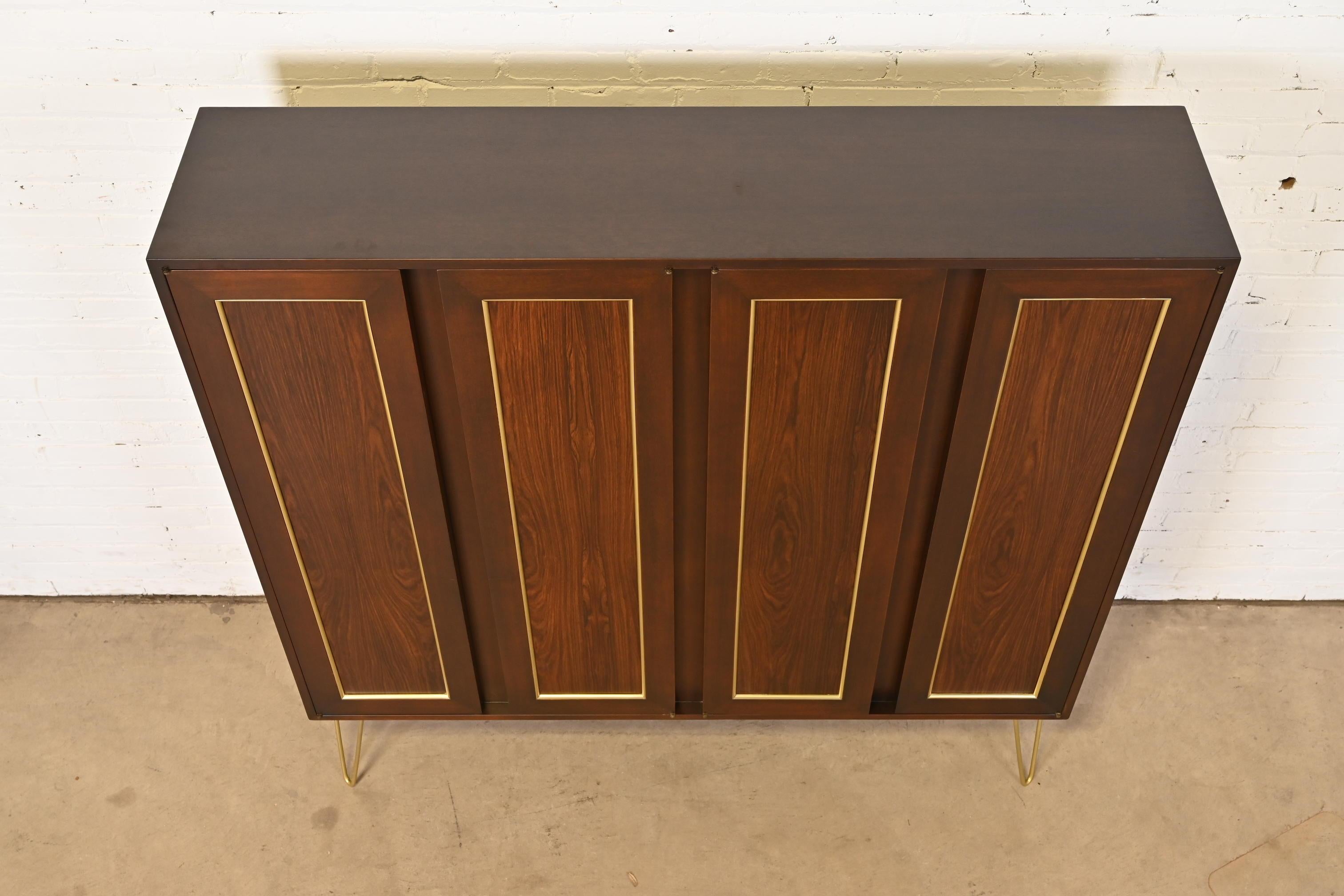 Harvey Probber Mid-Century Modern Rosewood and Brass Bookcase Cabinet, 1960s For Sale 2