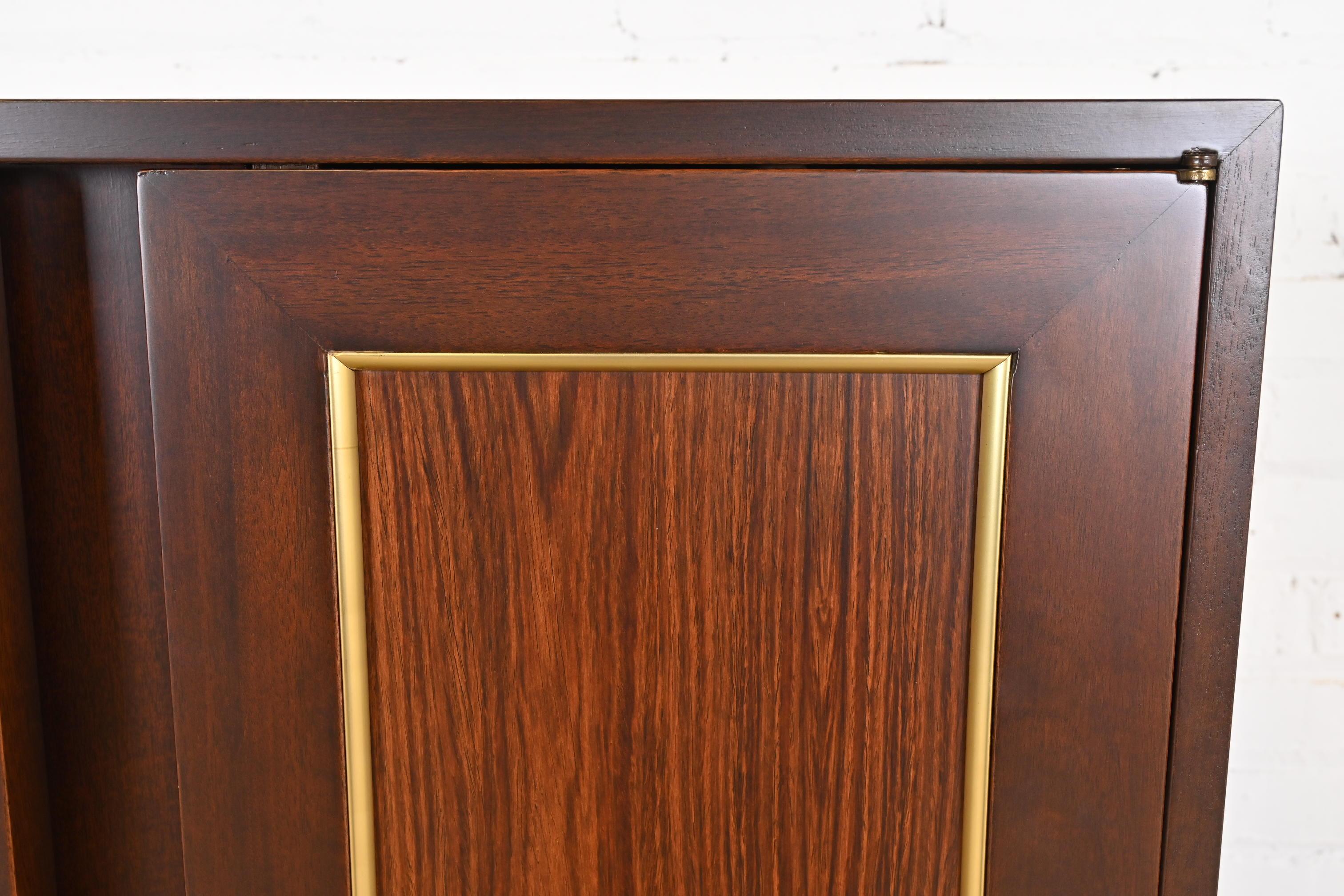 Harvey Probber Mid-Century Modern Rosewood and Brass Bookcase Cabinet, 1960s For Sale 4