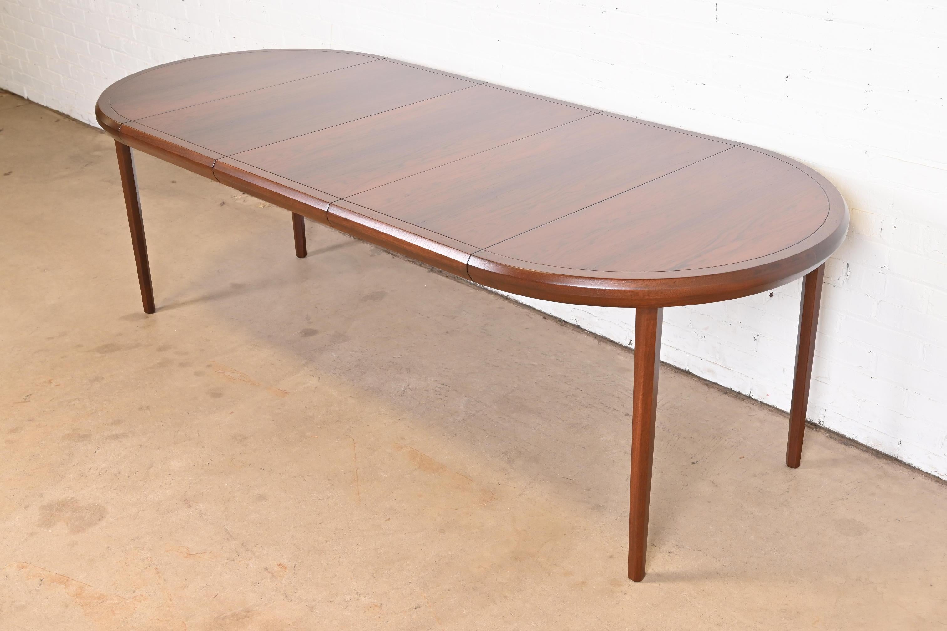 Harvey Probber Mid-Century Modern Rosewood Dining Table, Newly Refinished In Good Condition In South Bend, IN
