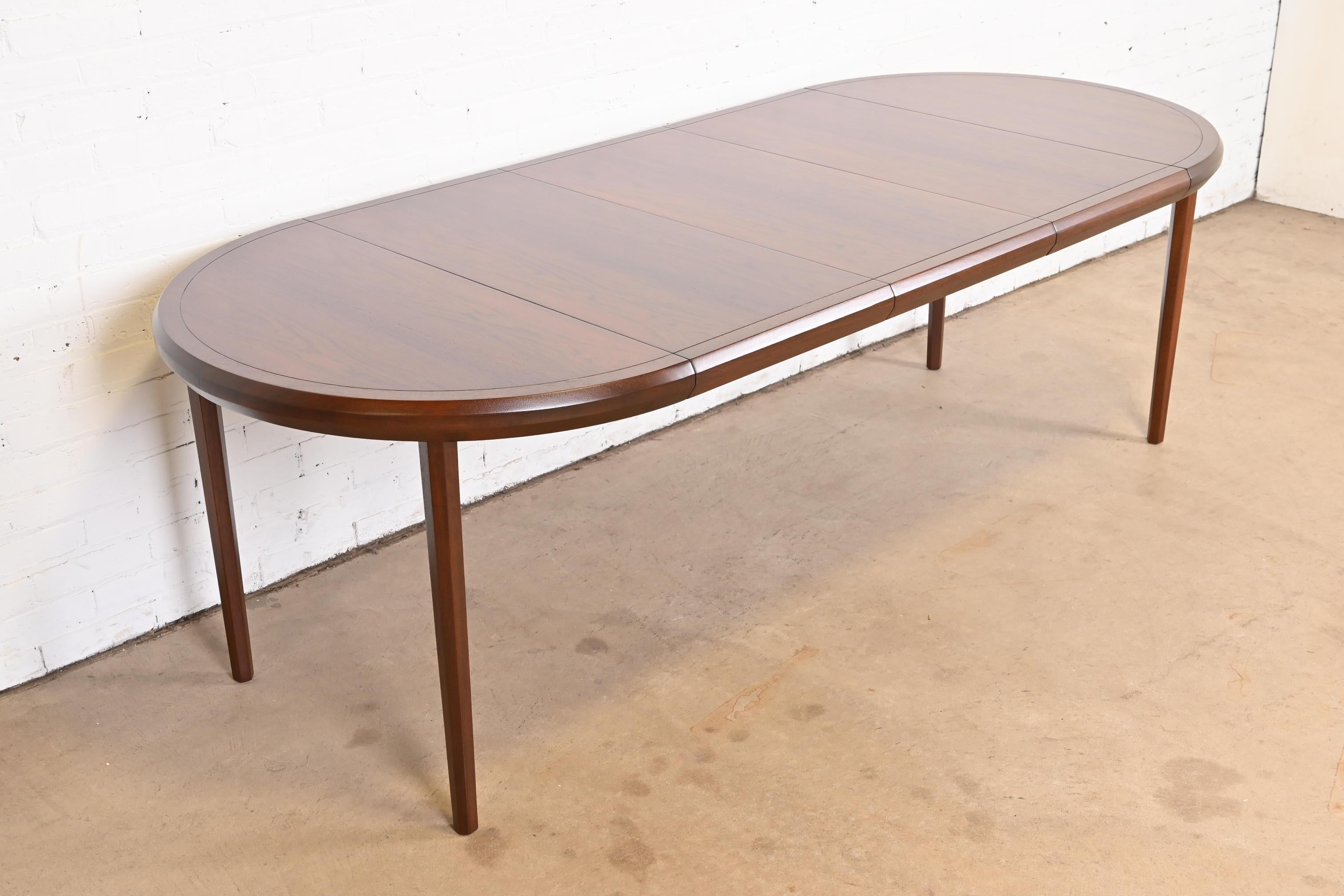 Harvey Probber Mid-Century Modern Rosewood Dining Table, Newly Refinished For Sale 1