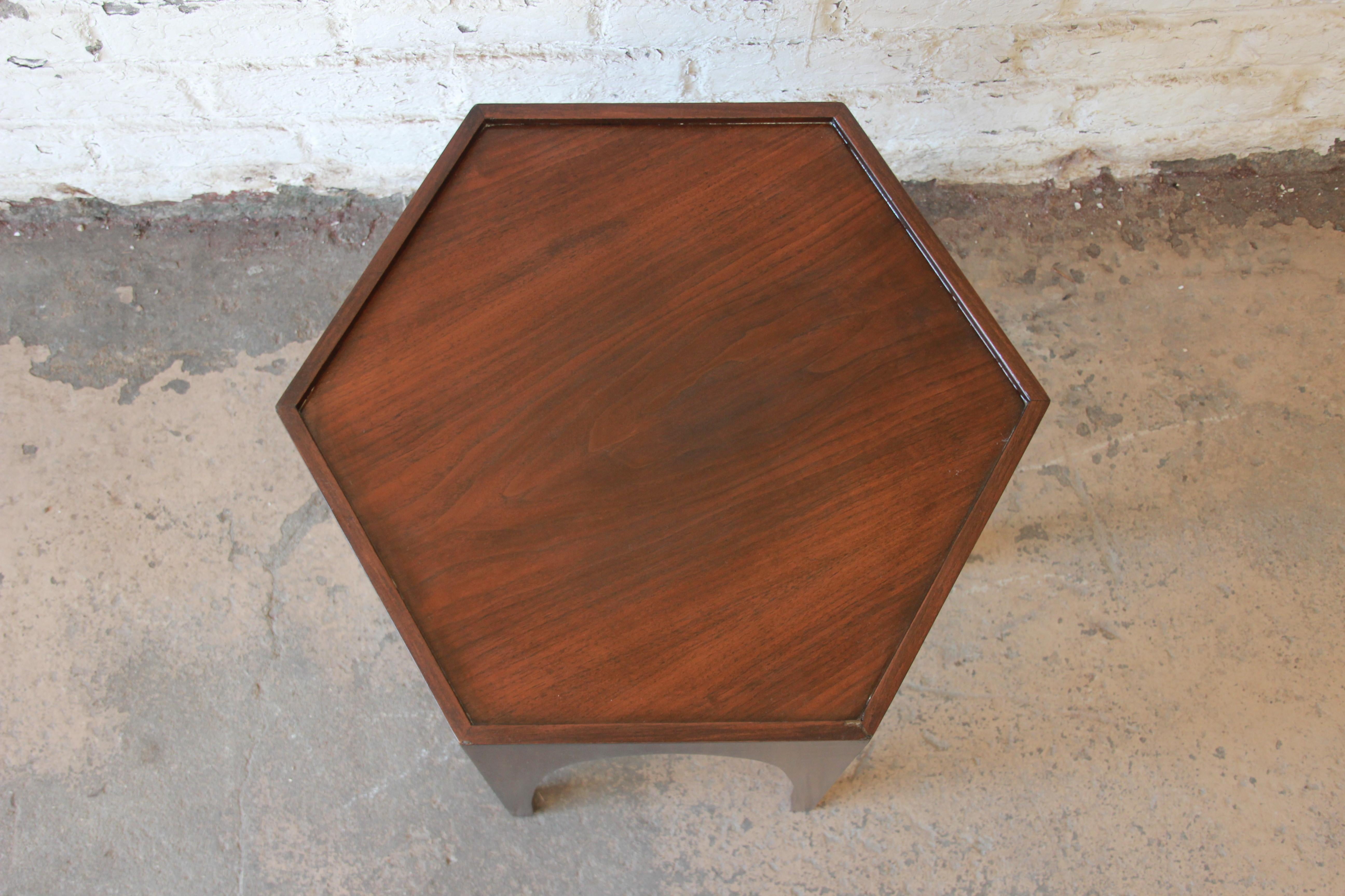 Harvey Probber Mid-Century Modern Walnut Hexagonal Side Table In Good Condition In South Bend, IN