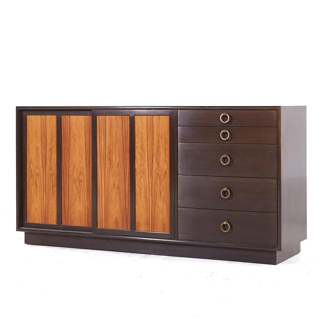 Fine XX secolo Harvey Probber, credenza e credenza in legno di palissandro e mogano del Medioevo in vendita