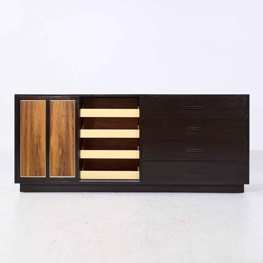 Harvey Probber Mid Century Rosewood and Mahogany Lowboy Dresser For Sale 4