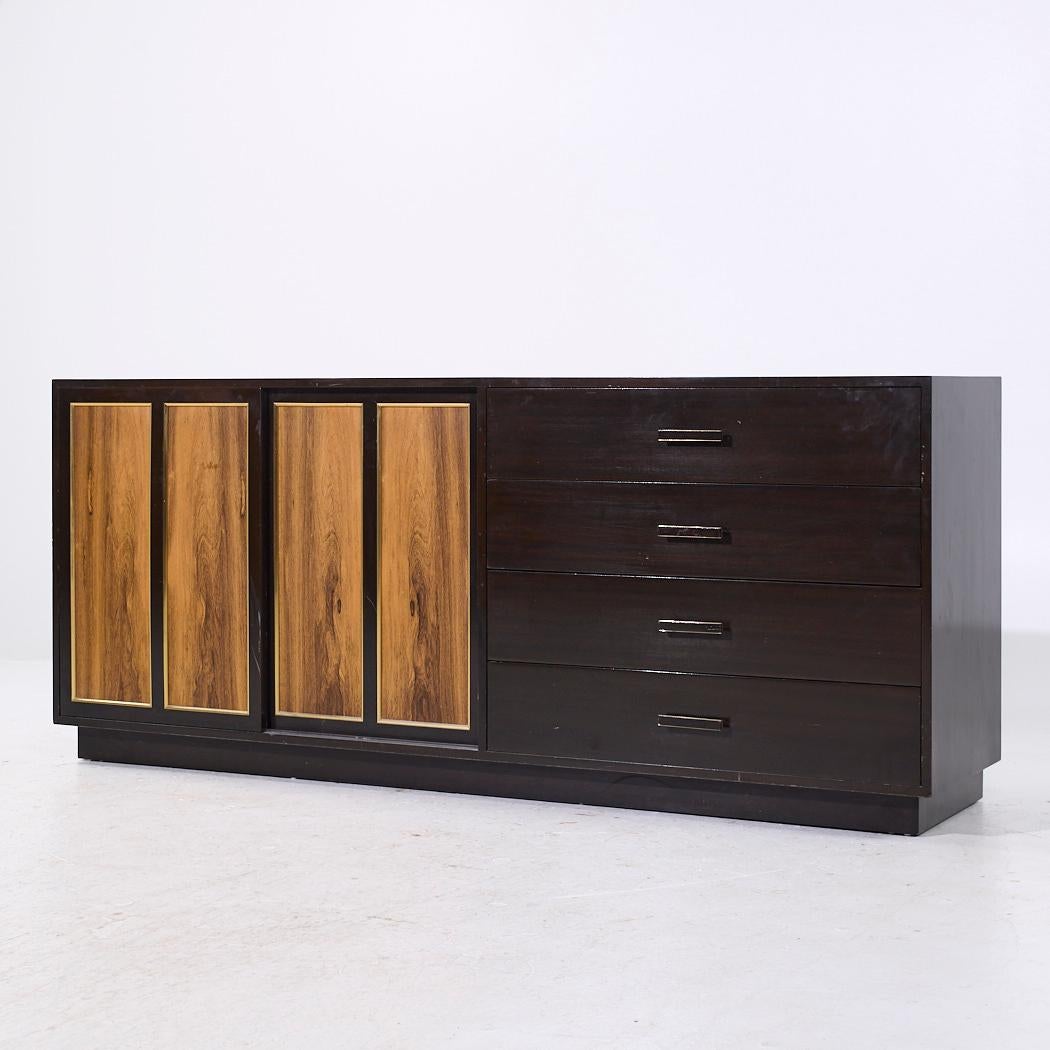 Mid-Century Modern Harvey Probber Mid Century Rosewood and Mahogany Lowboy Dresser For Sale