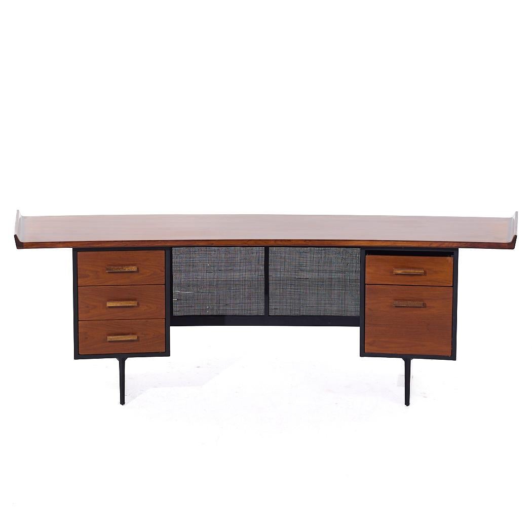 Harvey Probber Mid Century Palisander gebogen Executive Schreibtisch

Dieser Schreibtisch misst: 99 breit x 38 tief x 29,25 hoch, mit einem Stuhl Abstand von 27,75 Zoll

Alle Möbelstücke sind in einem so genannten restaurierten Vintage-Zustand zu