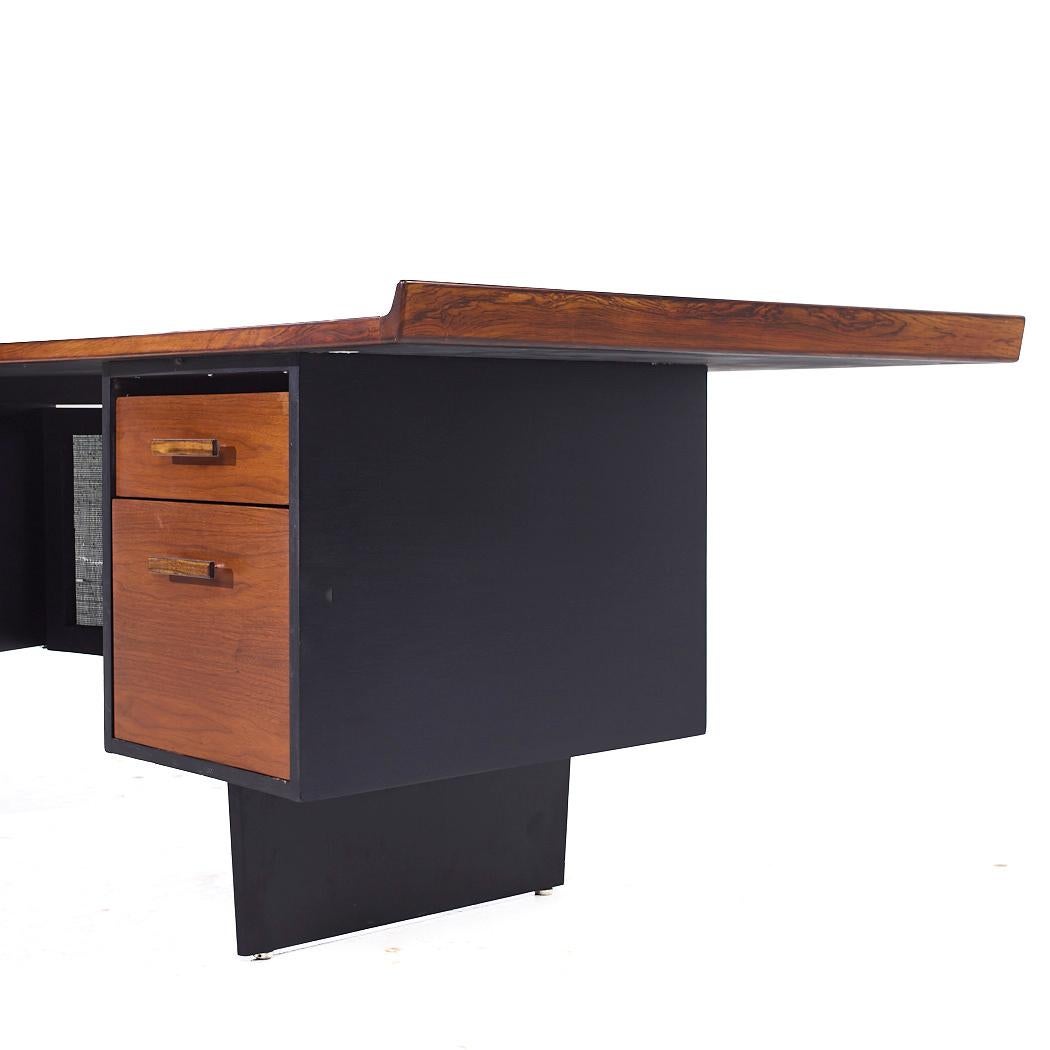 Harvey Probber Mid Century Palisander gebogen Executive Schreibtisch im Zustand „Gut“ im Angebot in Countryside, IL