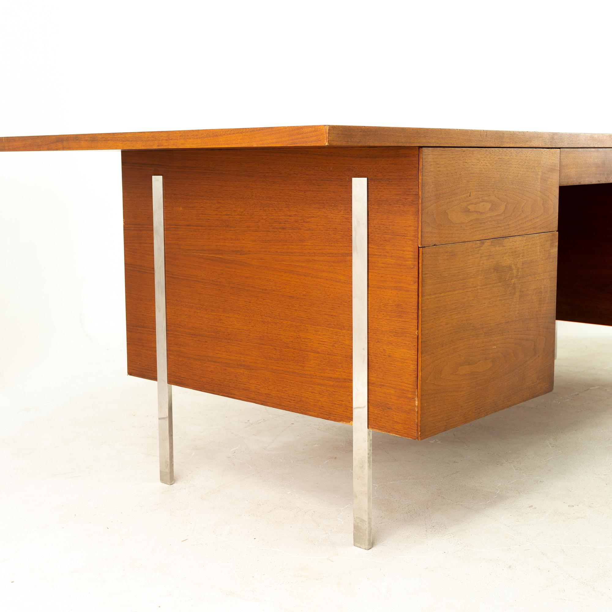 Harvey Probber Midcentury Walnut and Chrome Executive Desk In Excellent Condition In Countryside, IL