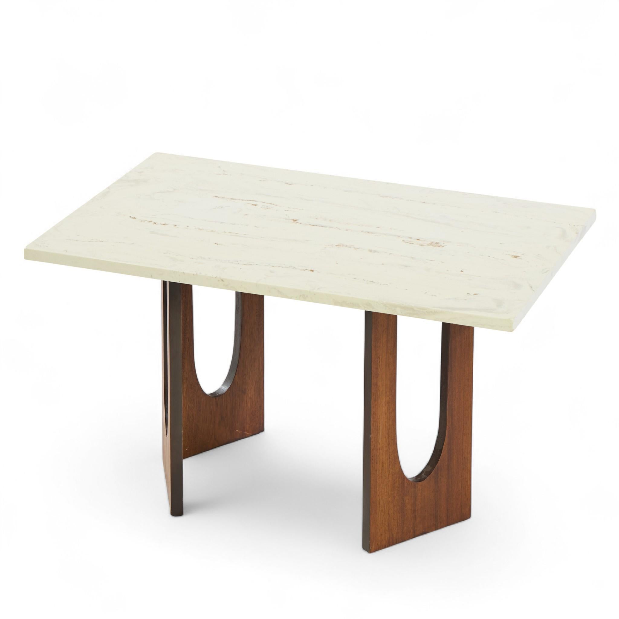 Pierre Harvey Probber Table d'appoint du milieu du siècle en noyer et pierre en vente