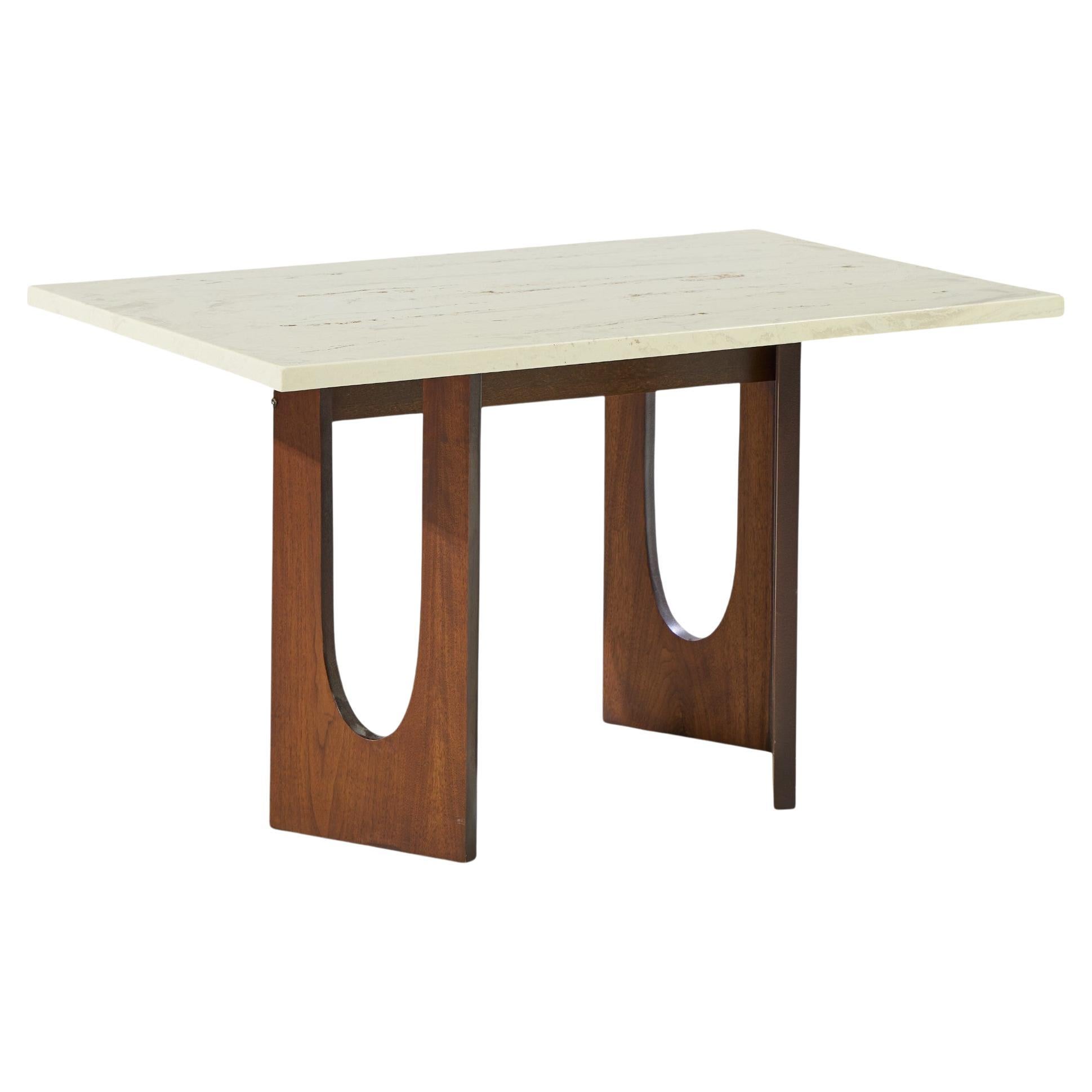 Harvey Probber Table d'appoint du milieu du siècle en noyer et pierre en vente